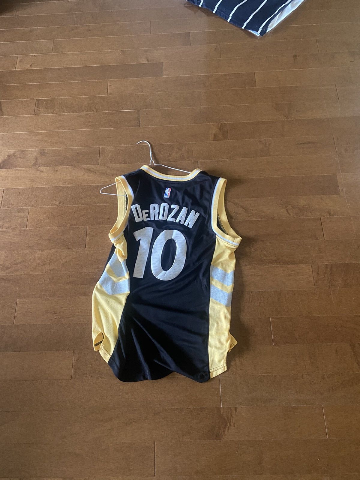 Adidas Demar Derozan Raptors Jersey Size US S / EU 44-46 / 1 - 2 Thumbnail