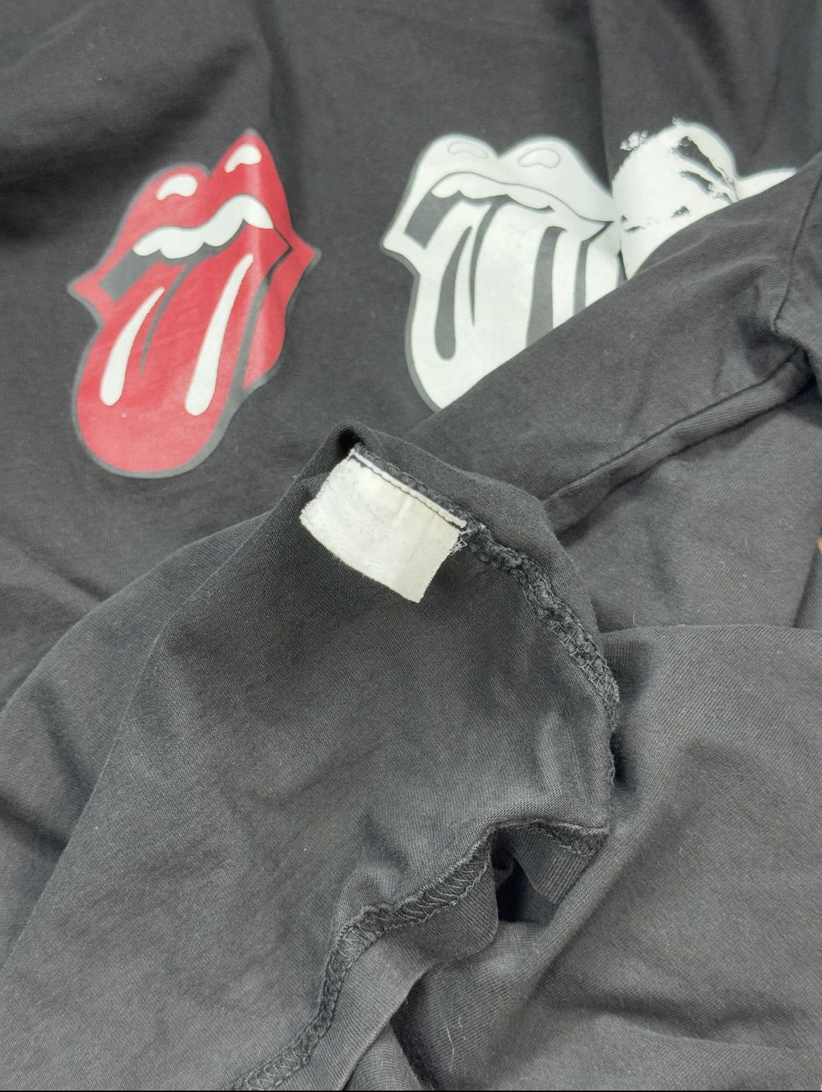 Comme des Garcons Homme AW05 Comme Des Garçons Rolling Stones Tee Size US L / EU 52-54 / 3 - 4 Thumbnail