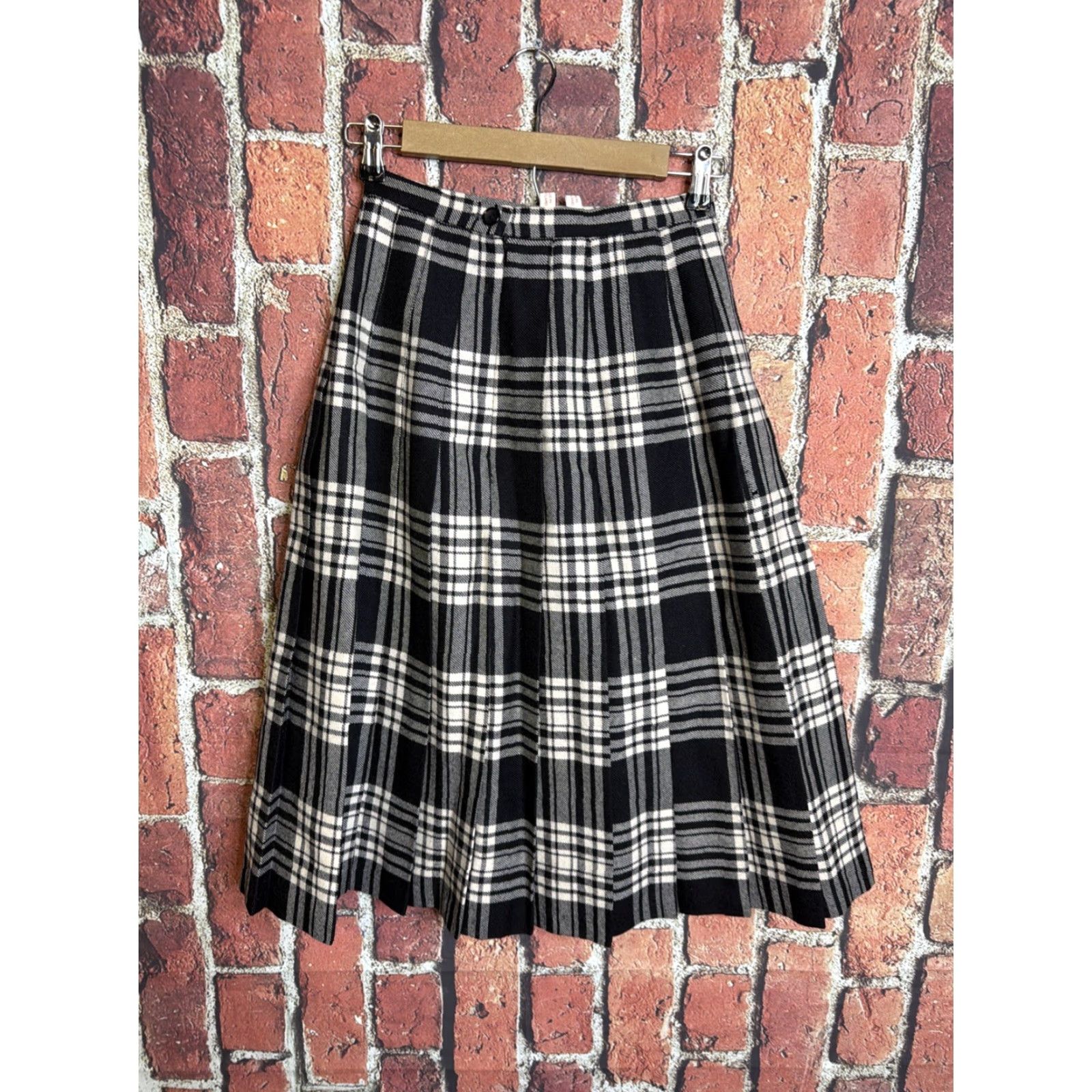 Vintage VINTAGE Carden Castle Womens Skirt Kilt 10 Black Wool Made in Scotland Women Size 32" / US 10 / IT 46 - 4 Thumbnail