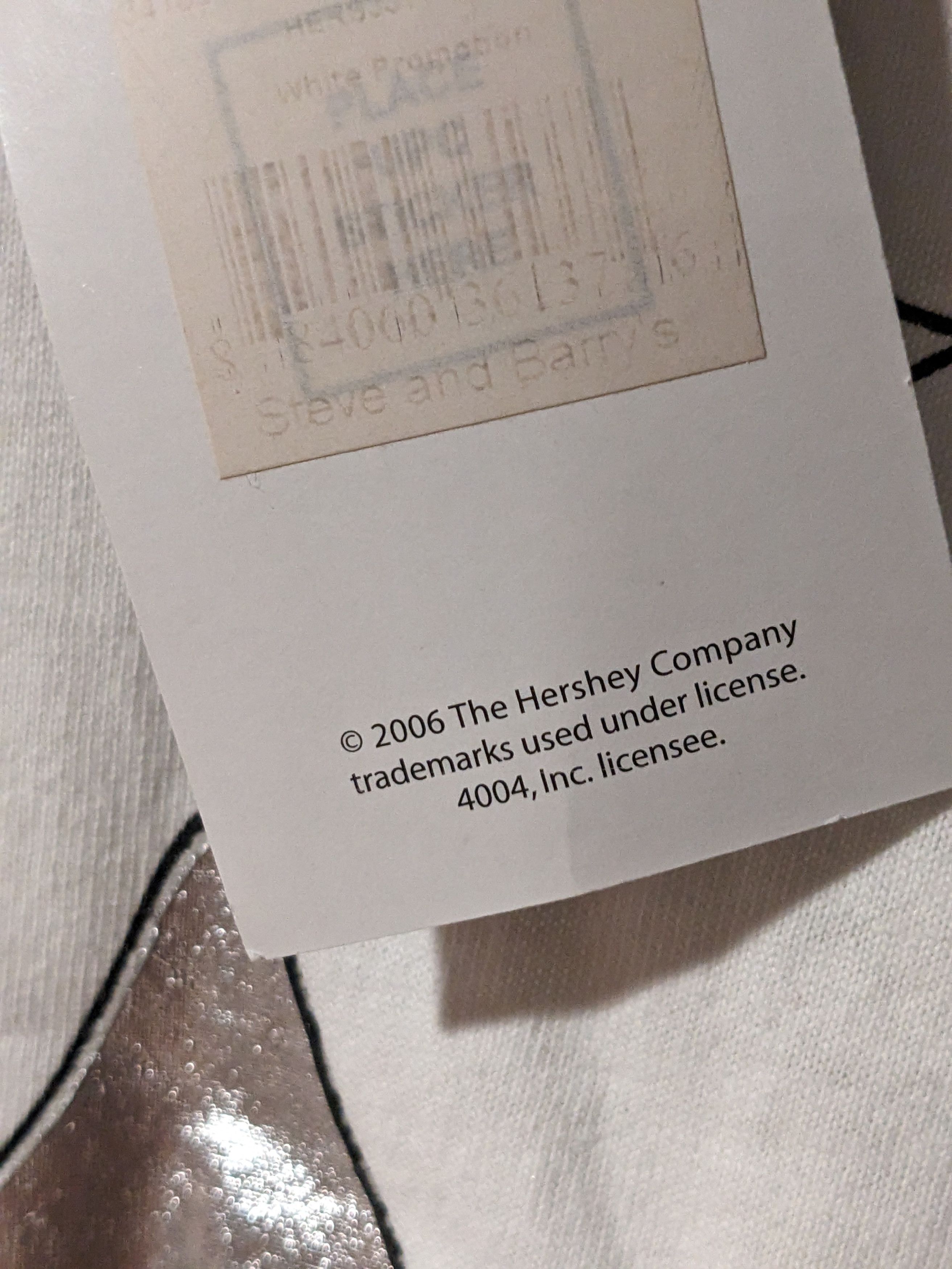 Delta × Vintage Vintage 2006 Hershey Sealed Kiss YOUTH Medium NWT T-Shirt Size US M / EU 48-50 / 2 - 5 Thumbnail