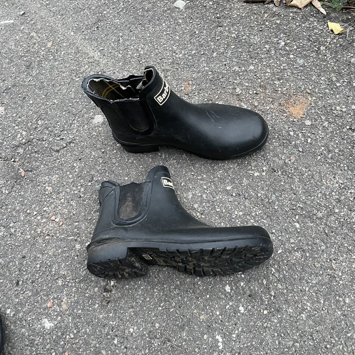 Barbour Women’s Barbour Wilton Chelsea Wellington Black Boots shoes Size US 7.5 / IT 37.5 - 1 Thumbnail