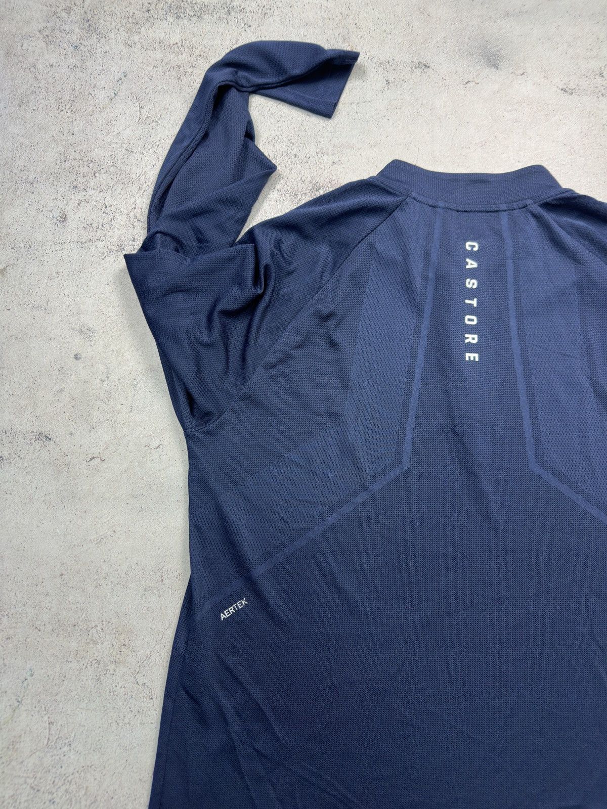 Castore Castore Aertek Blue Long sleeve Training T Shirt Size L Size US L / EU 52-54 / 3 - 7 Thumbnail