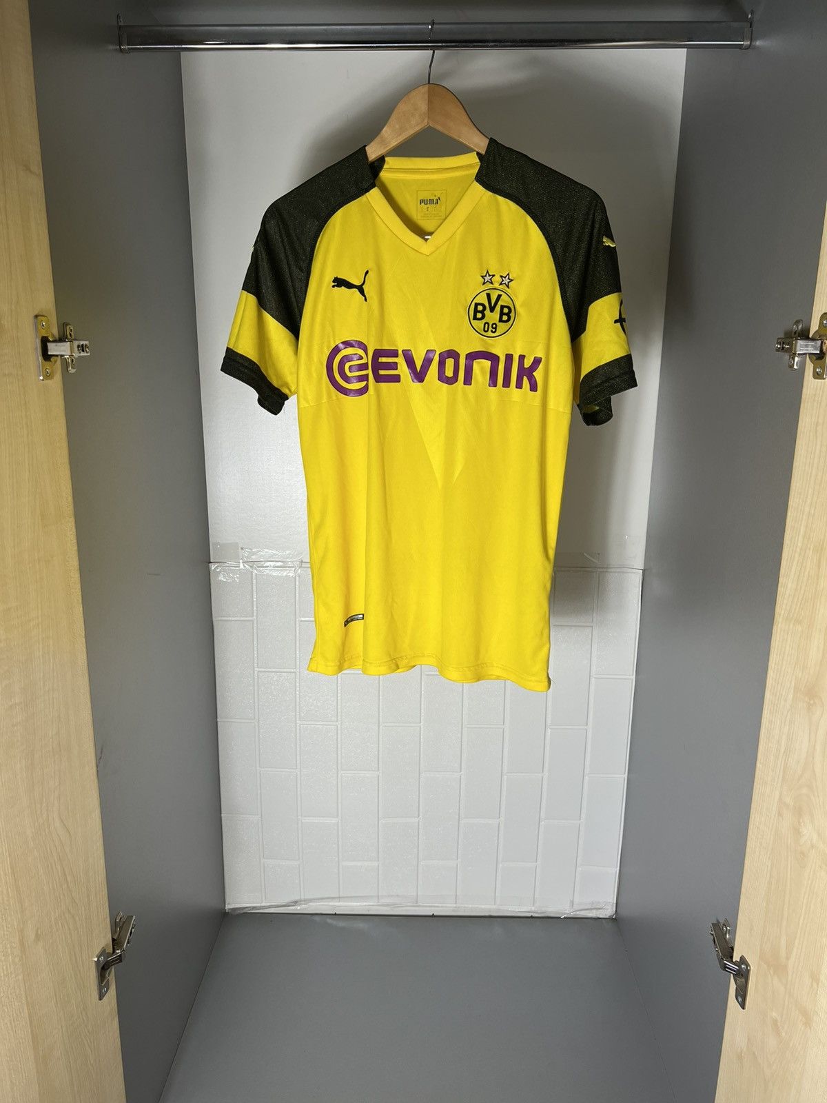 Puma VINTAGE PUMA FC BORUSSIA DORTMUND GERMANY SOCCER JERSEY RETRO Y2K 90s Size US S / EU 44-46 / 1 - 2 Thumbnail