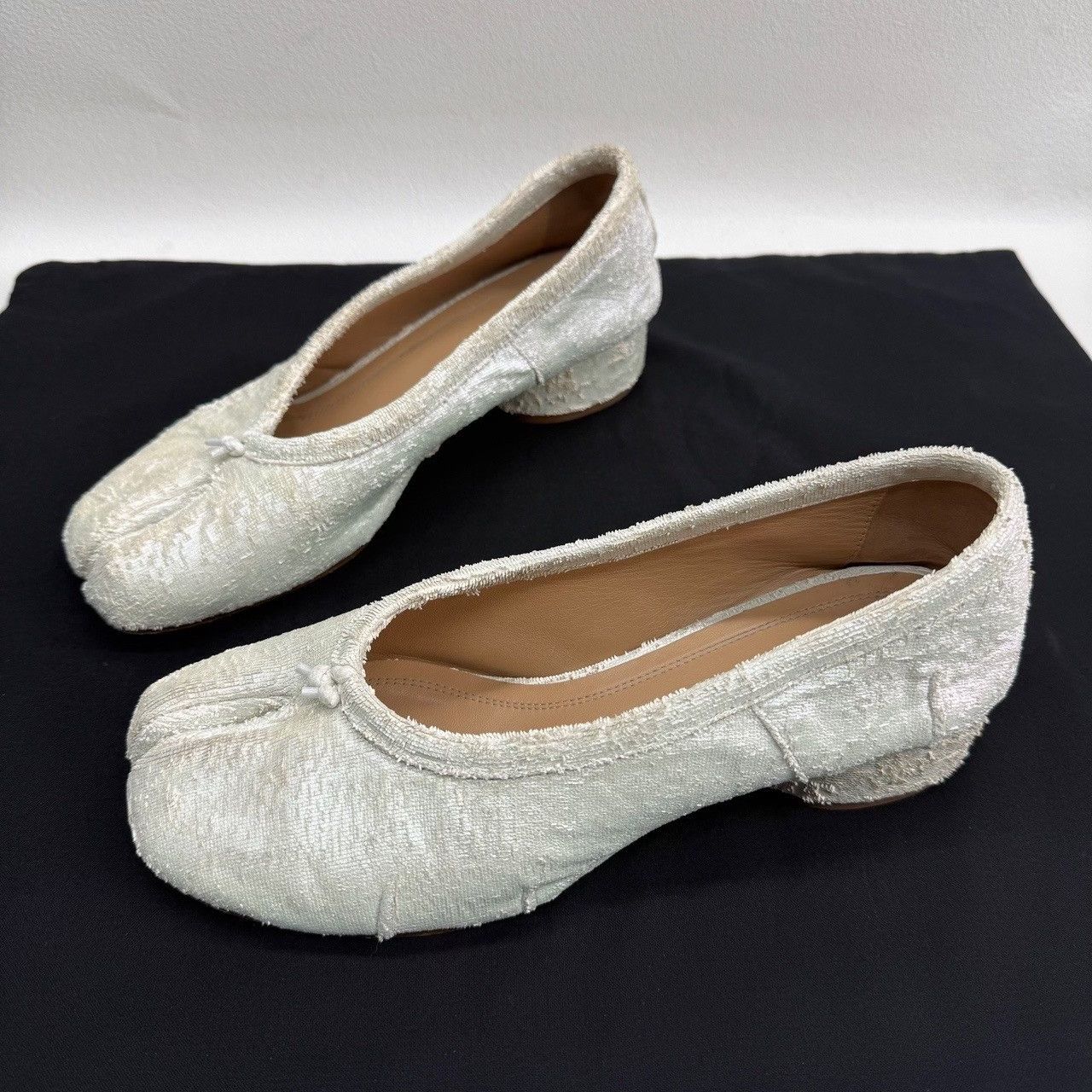 Maison Margiela Maison Margiela White Lowtop Sneakers us_8-5 Women Size US 8.5 / IT 38.5 - 1 Thumbnail
