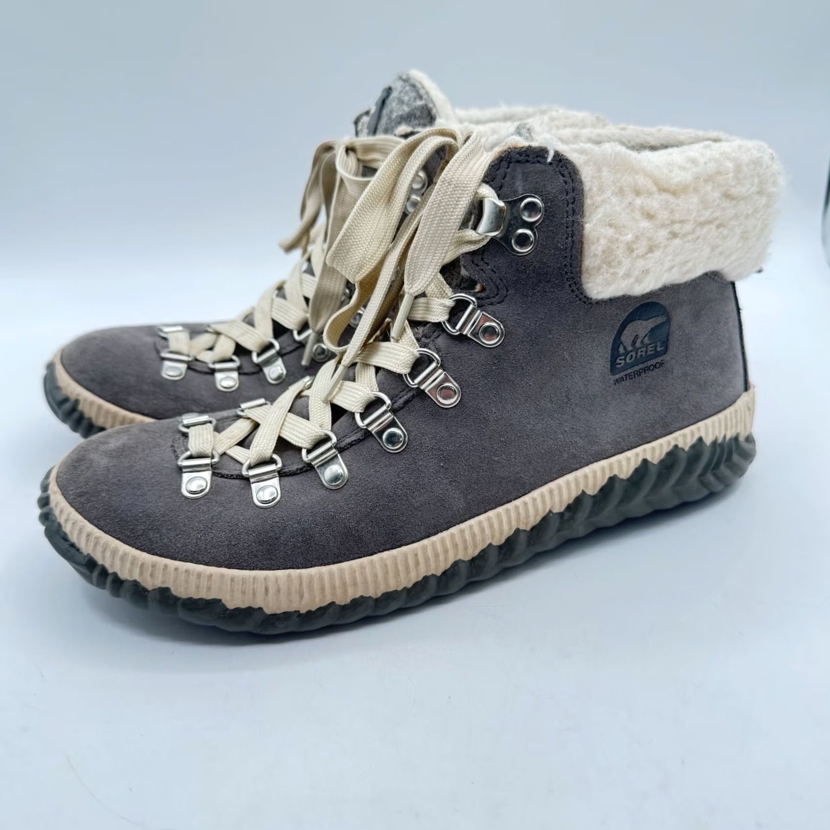 & Other Stories SOREL Out 'N About Chukka Boots Waterproof Suede Gray Faux Fur Trim Sz 9 Womens Size US 9 / IT 39 - 2 Thumbnail