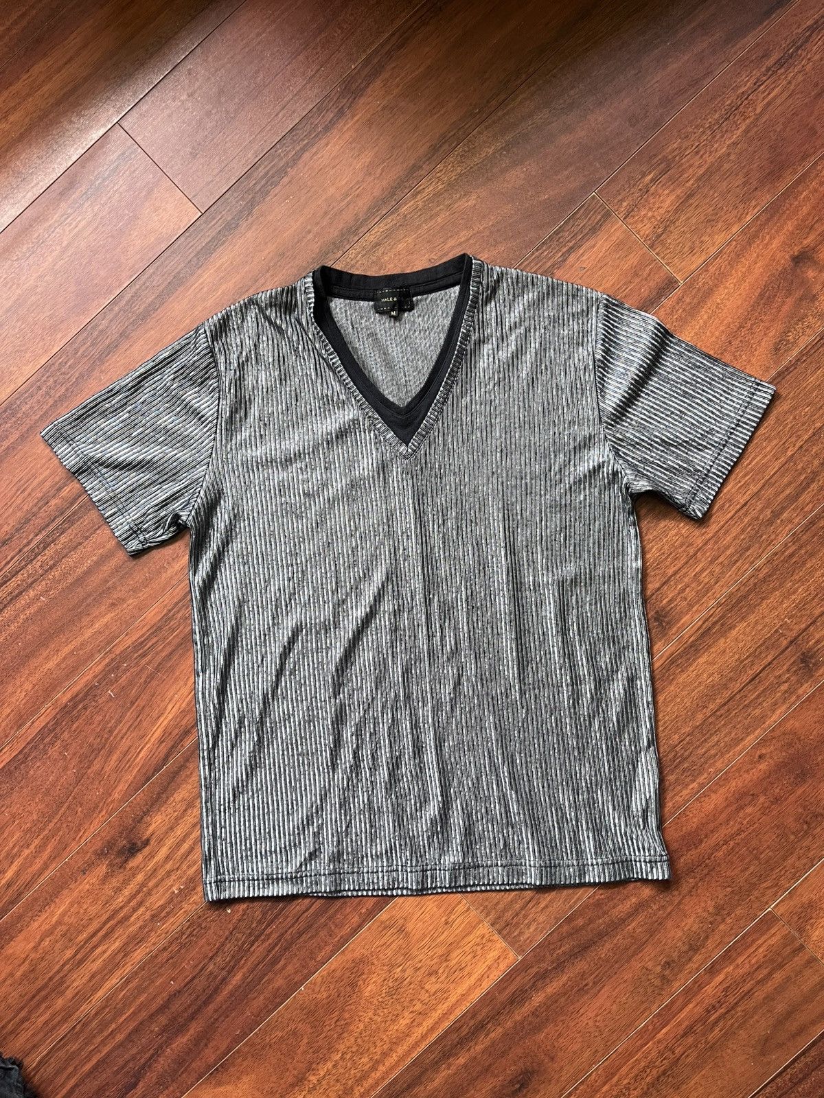 Other Layered V-Collar Male & Co. T-shirt Size US M / EU 48-50 / 2 - 1 Thumbnail