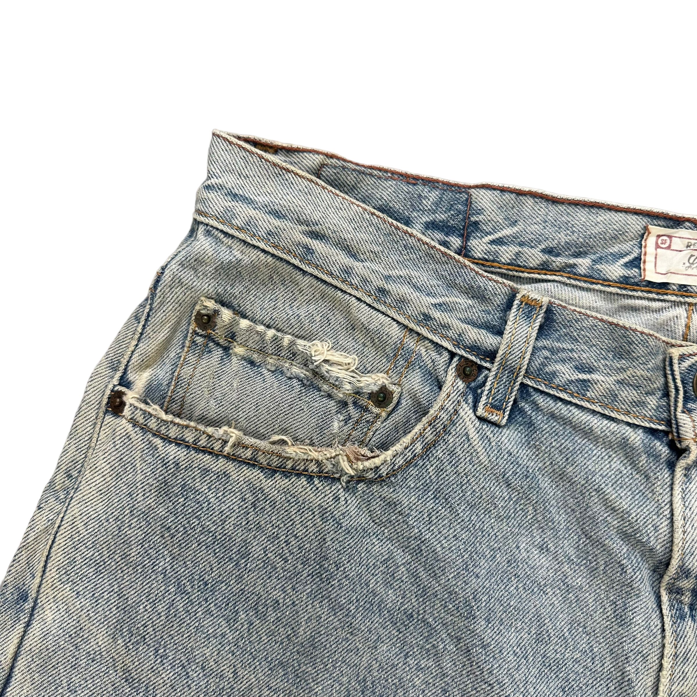 Levi's VINTAGE TRASHED LEVIS STRAUSS SHORT JEANS #8398-007 Size US 35 - 3 Thumbnail