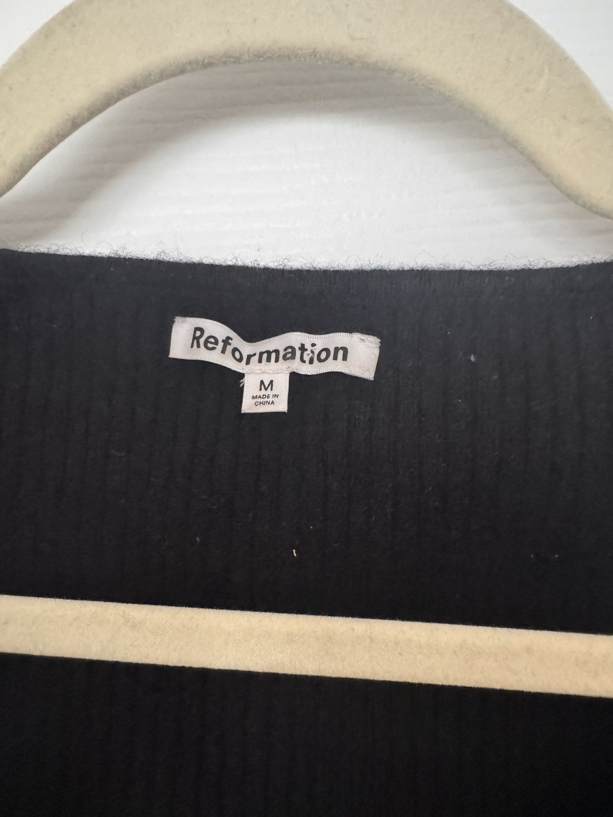 Reformation reformation cashmere sweater cropped V neck size M Size M / US 6-8 / IT 42-44 - 4 Thumbnail