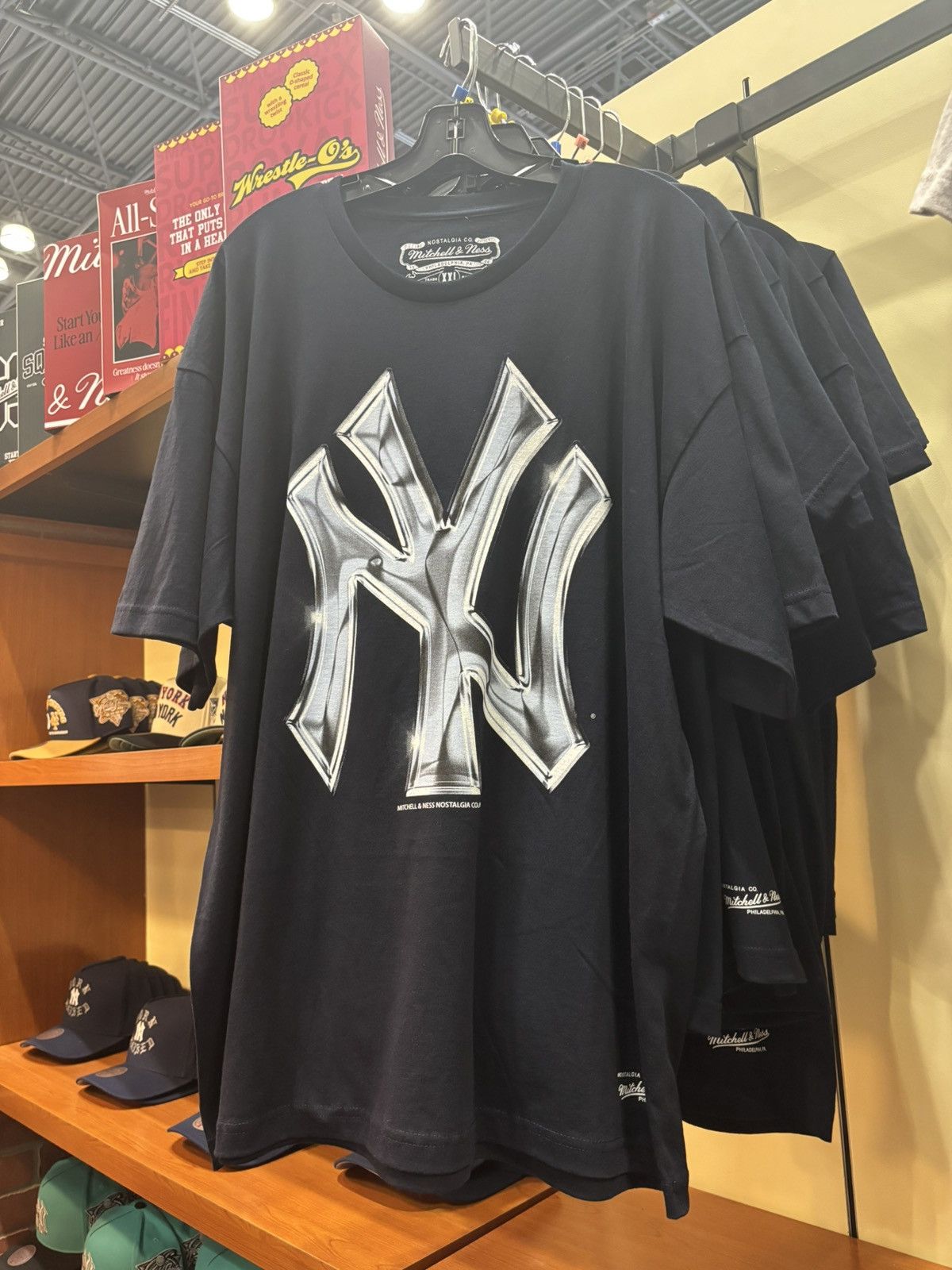 Other MLB LIQUID CHROME TEE YANKEES Size US XL / EU 56 / 4 - 1 Thumbnail
