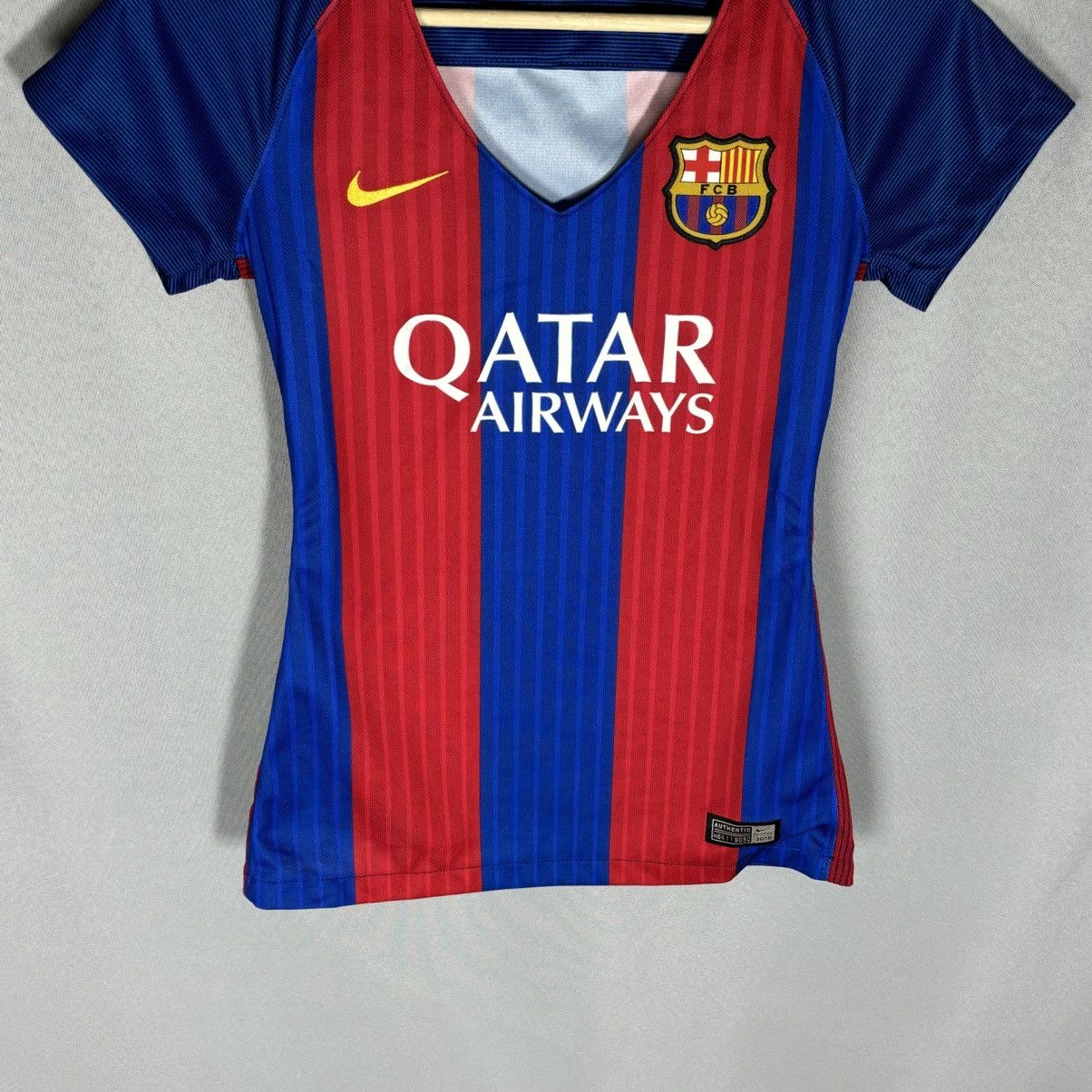 Nike Nike FC Barselona women’s jersey xs sportswear Size XS / US 0-2 / IT 36-38 - 4 Thumbnail