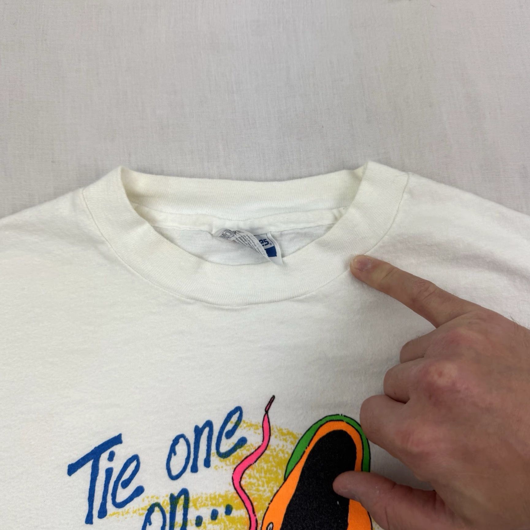 Hanes VINTAGE Hanes T-Shirt Shirt Men's XL White 80s 90s Health Random Obscure Crew Neck Long Sleeve White Size US XL / EU 56 / 4 - 5 Thumbnail