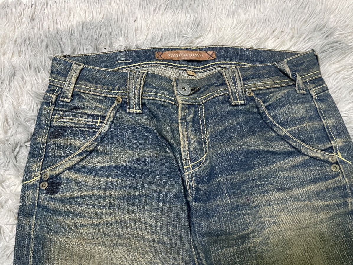 20471120 90s YANUK FLARE JEANS DISTRESSED DESIGN Size US 30 / EU 46 - 6 Thumbnail