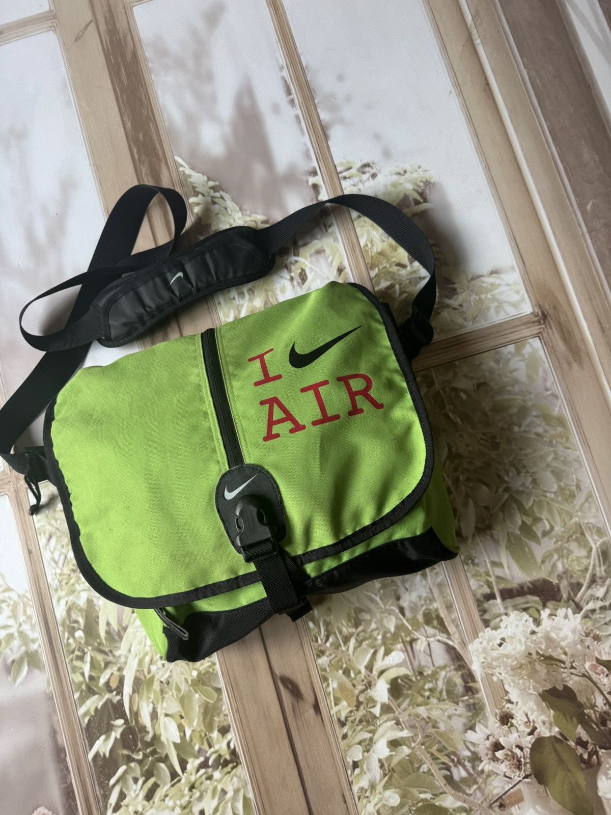 Nike Vintage Nike "I ❤️ AIR" Messenger Bag - Neon Green Size ONE SIZE - 3 Thumbnail