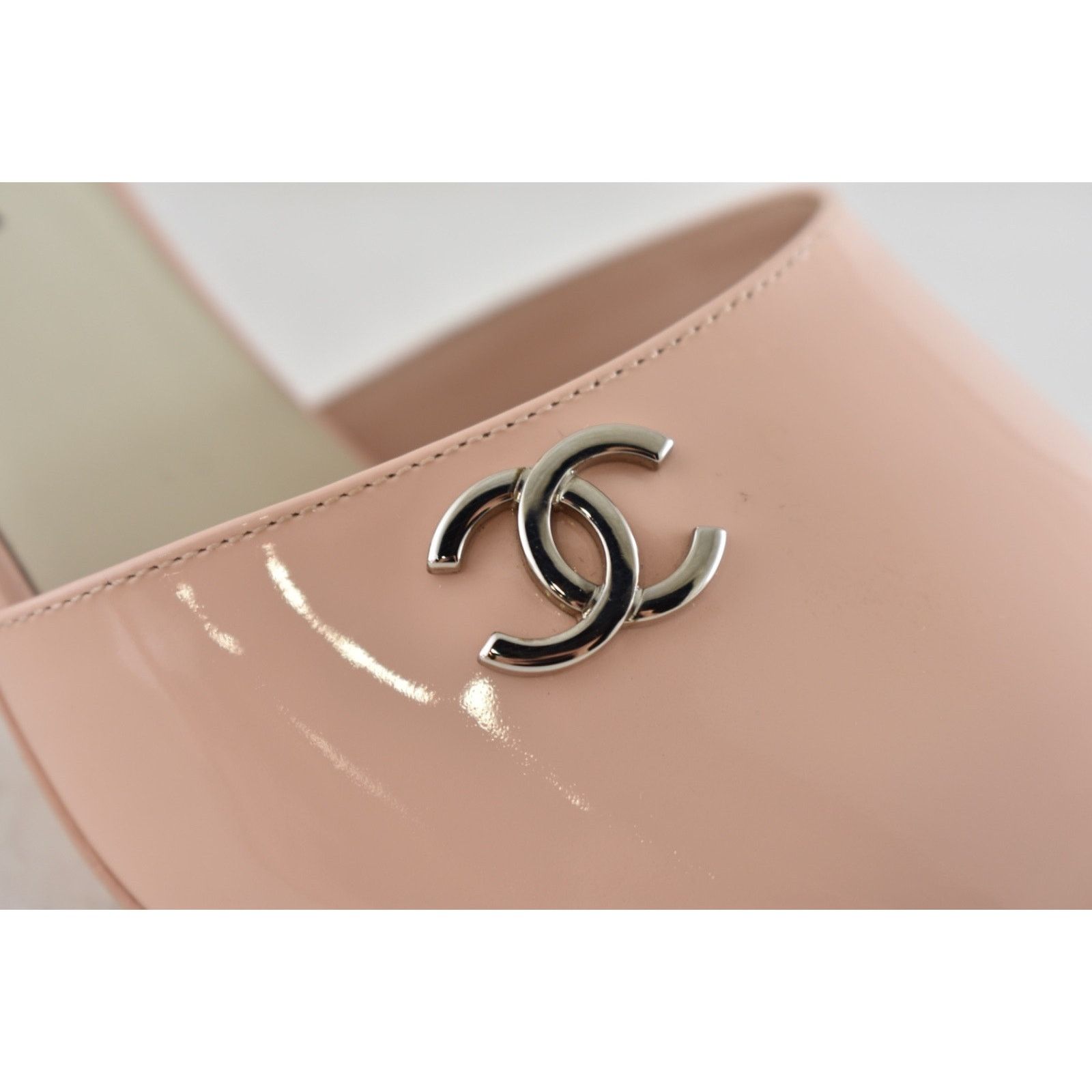 Chanel Chanel 23S Pink Patent Leather CC Logo Pearl Heel Size US 7 / IT 37 - 7 Thumbnail