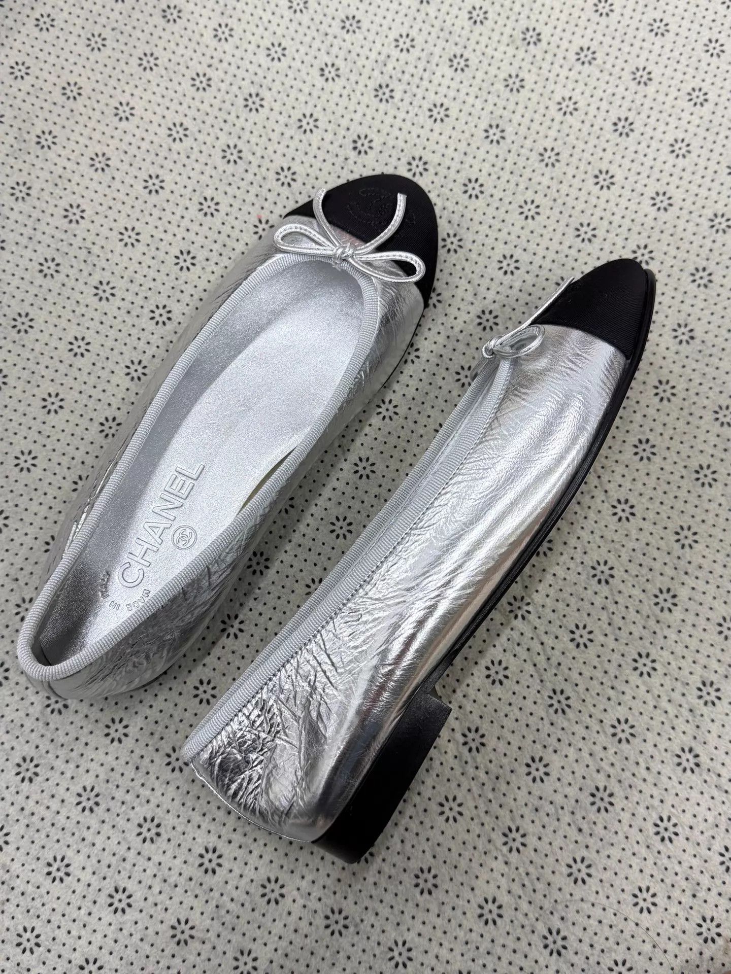 Chanel Chanel 25S Silver & Black Leather Ballet Flats 37 W/Box Size US 6.5 / IT 36.5 - 5 Thumbnail