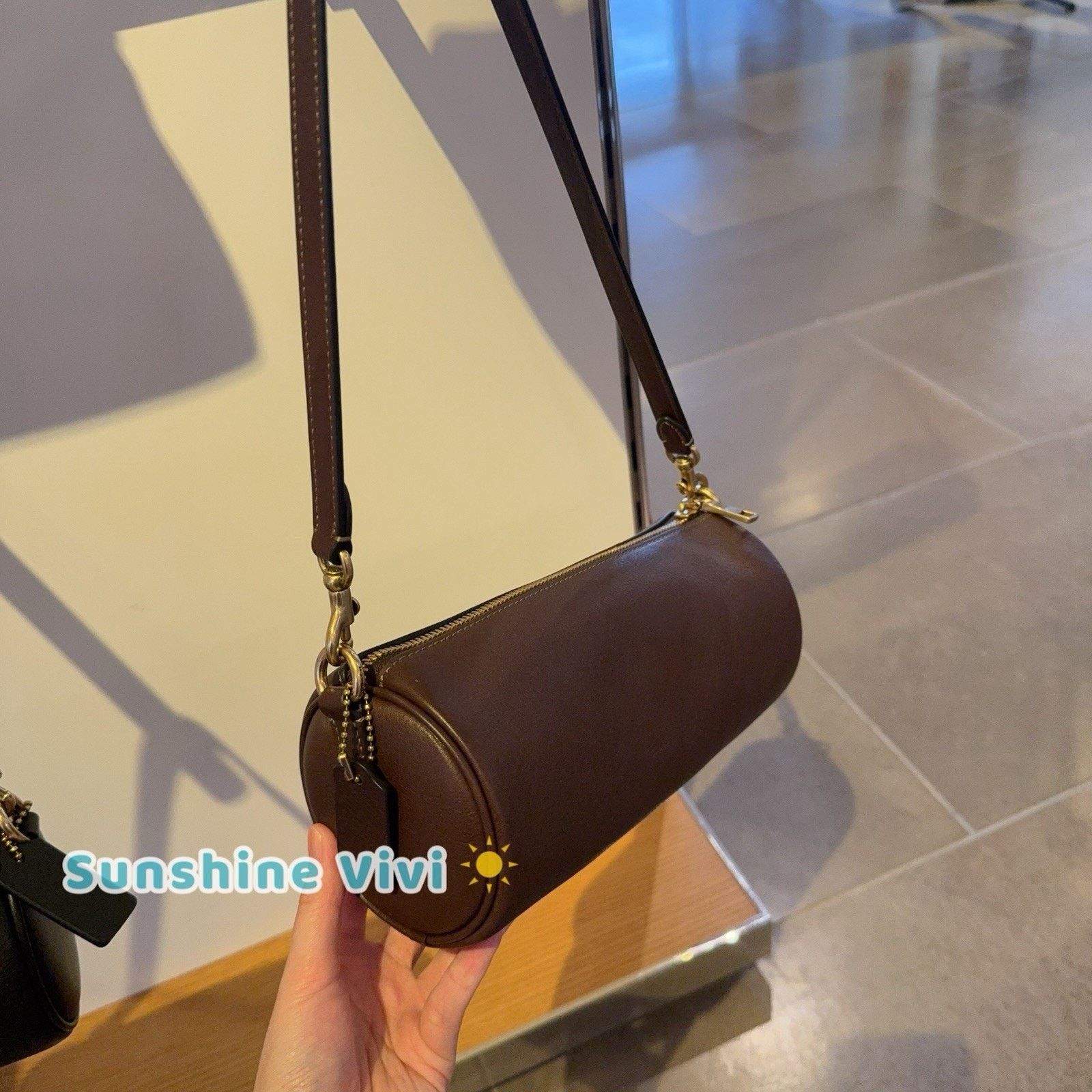 Coach NWT Coach Small Barrel Bag Leather Handbag CDY80 Brass/maple Size ONE SIZE - 5 Thumbnail