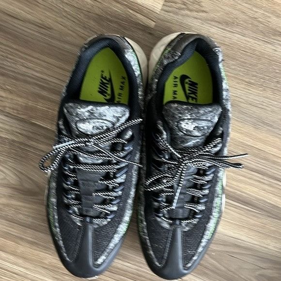 Nike Nike Air Max 95 Move to Zero “Recycled Felt ” Black/Electric Size US 10.5 / EU 43-44 - 4 Thumbnail
