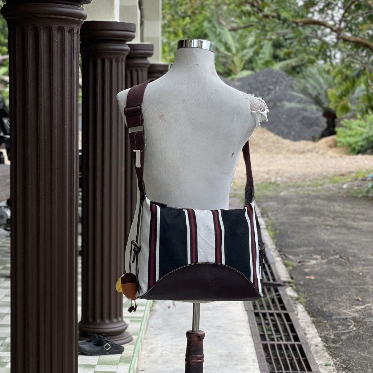 Japanese Brand 🔥 RARE UNISEX FIELD DREM BY SUNBRELLA FABRIC SHOULDER BAG Size ONE SIZE - 1 Thumbnail