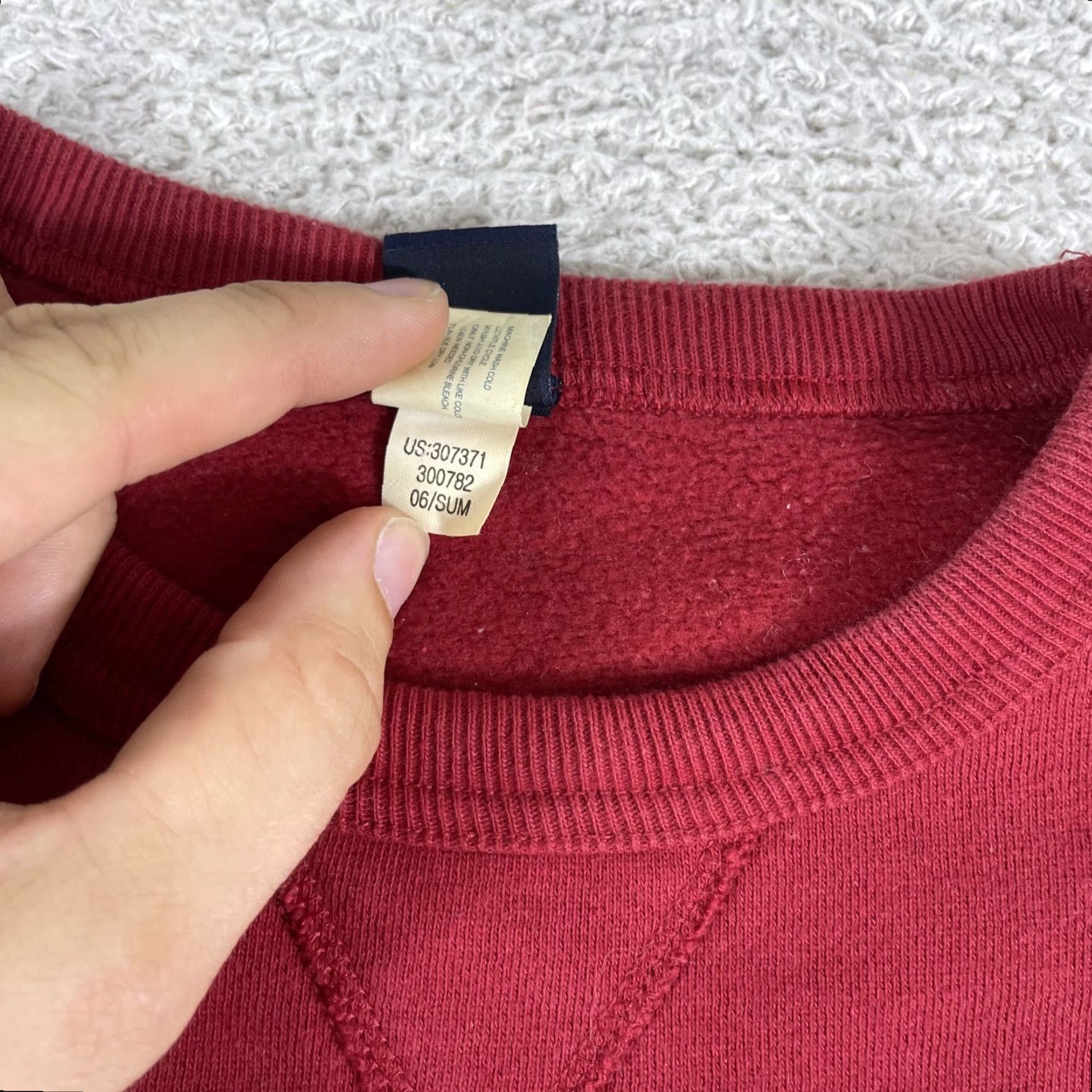 Gap VINTAGE GAP Crewneck Sweatshirt Mens M Red Heavyweight 90s YZY Y2K Single V Crewneck Pullover Sweatshirt Mens Size US M / EU 48-50 / 2 - 4 Thumbnail