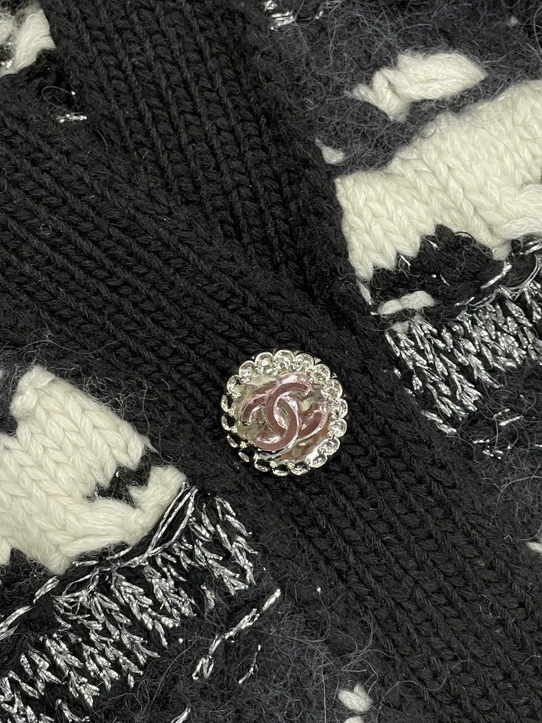 Chanel Chanel 22B pink and black striped cashmere cardigan jacket Size XS / US 0-2 / IT 36-38 - 4 Thumbnail