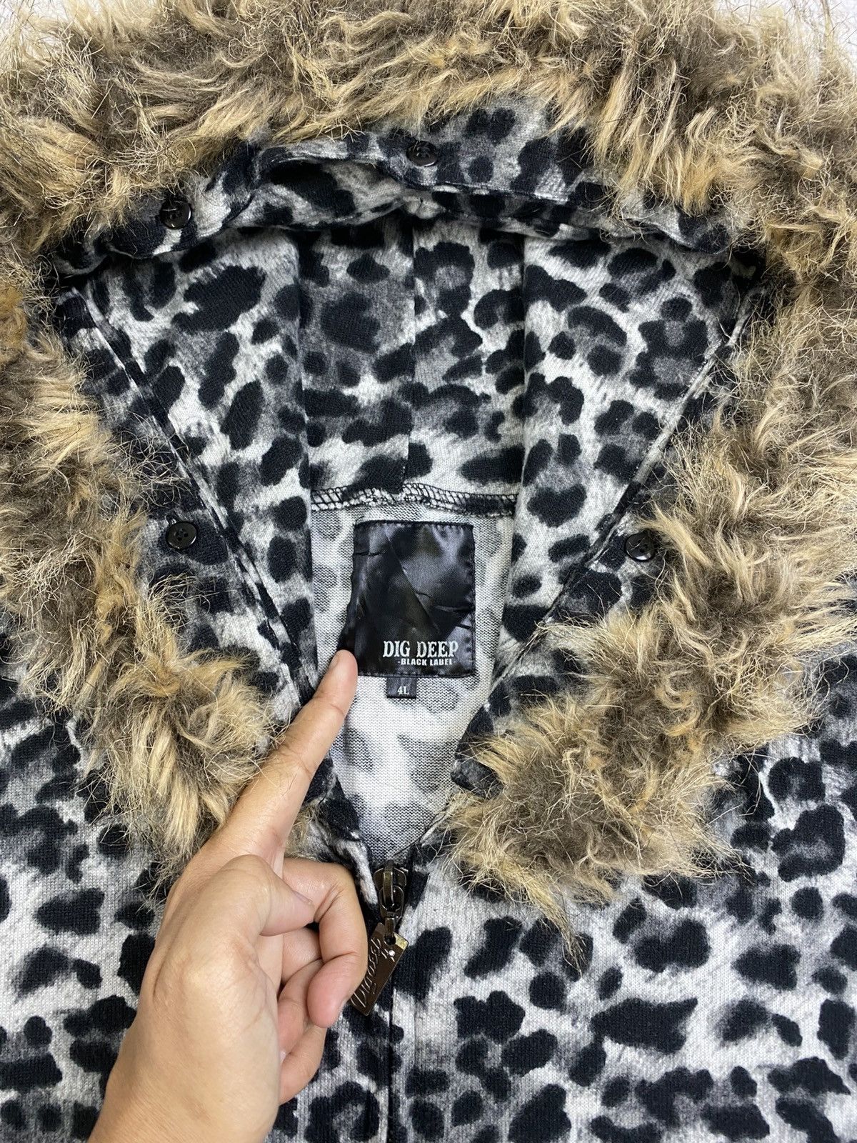 Black Label × Le Grande Bleu (L.G.B.) × Vintage Vtg Dig Deep Black Label Leopard Punk Style Faux Fur Hoodie Size US XL / EU 56 / 4 - 8 Thumbnail
