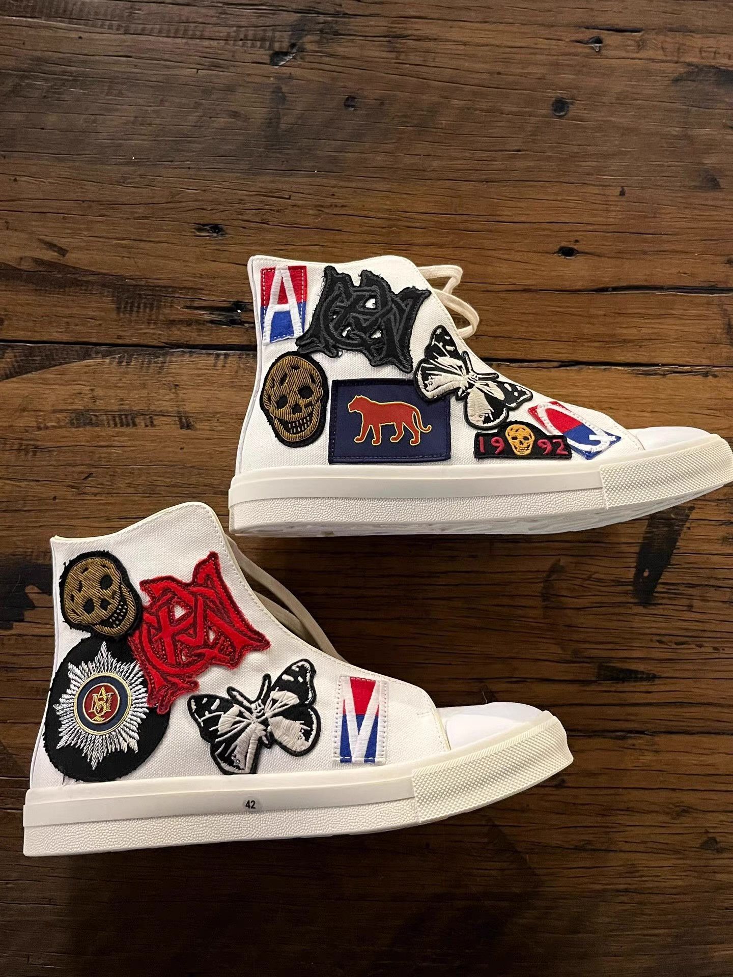 Alexander McQueen Alexander McQueen 17SS men’s white heavy‑emblem Ｑ25 Size US 7 / EU 40 - 2 Thumbnail