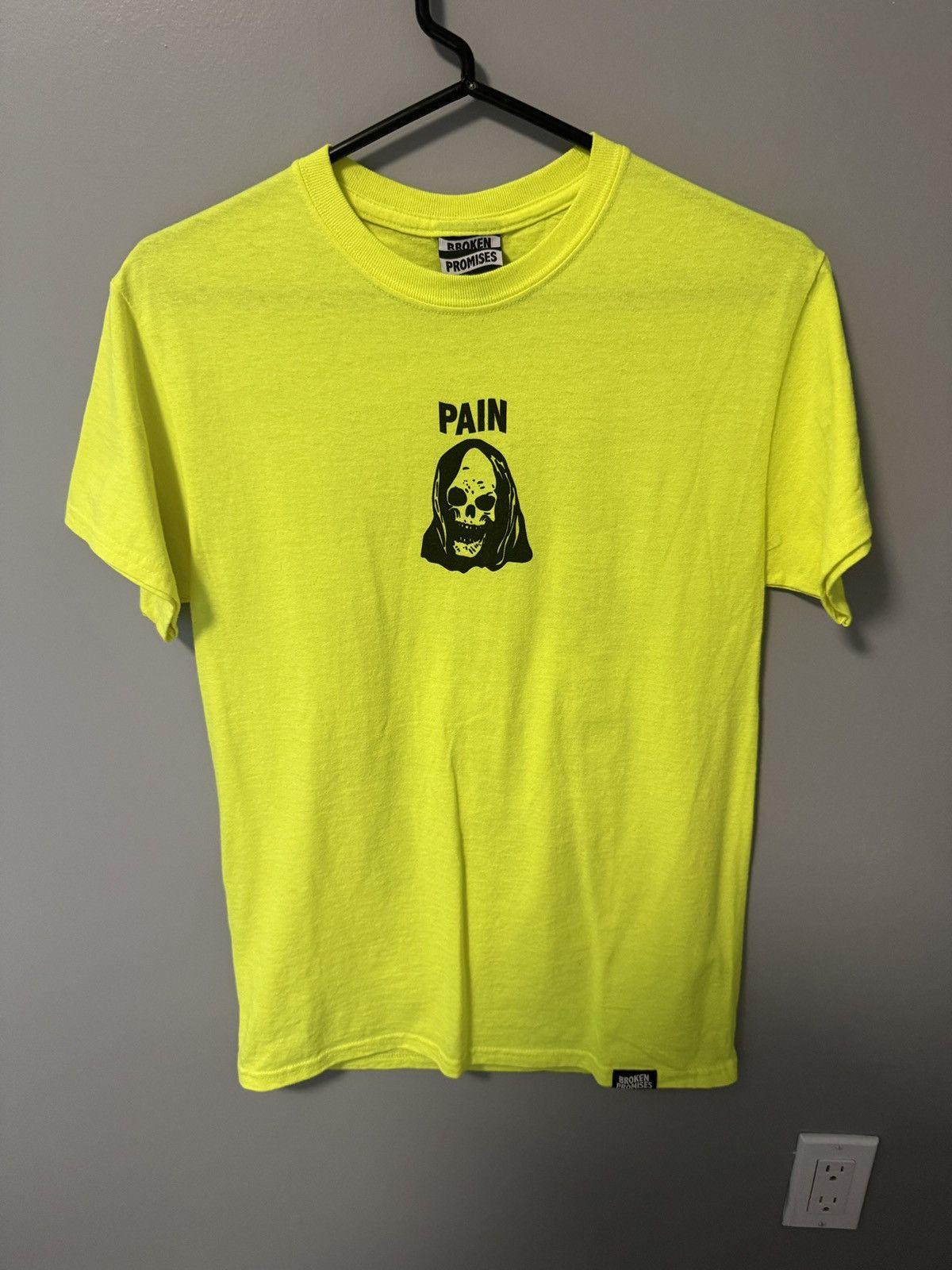 Broken Promises Co. Neon green Broken Promises tee sz S Size US S / EU 44-46 / 1 - 1 Thumbnail