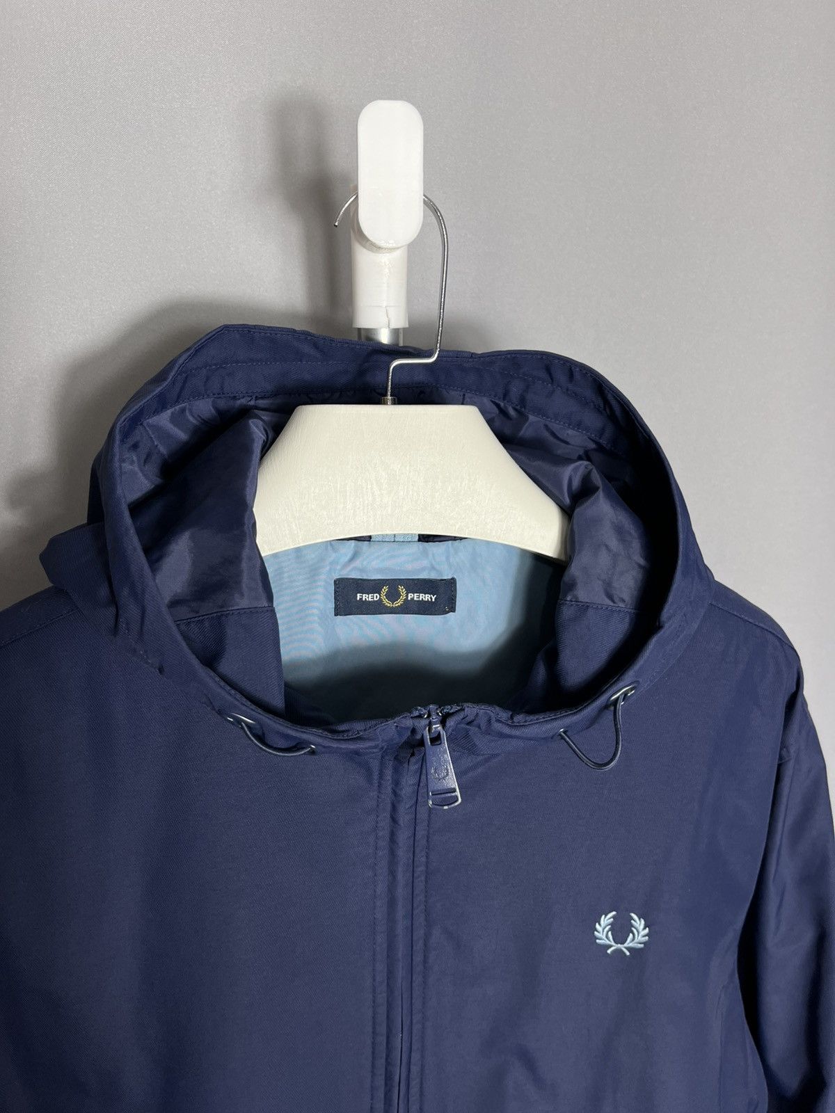 Fred Perry Fred Perry Tipped Hooded Sports Carbon Blue Jacket Mens Size US L / EU 52-54 / 3 - 2 Thumbnail
