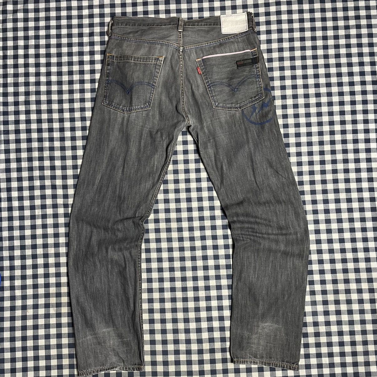 Fragment Design × Levi's Jeans Levi’s X Fragment Design selvedge skull logo Size US 32 / EU 48 - 3 Thumbnail