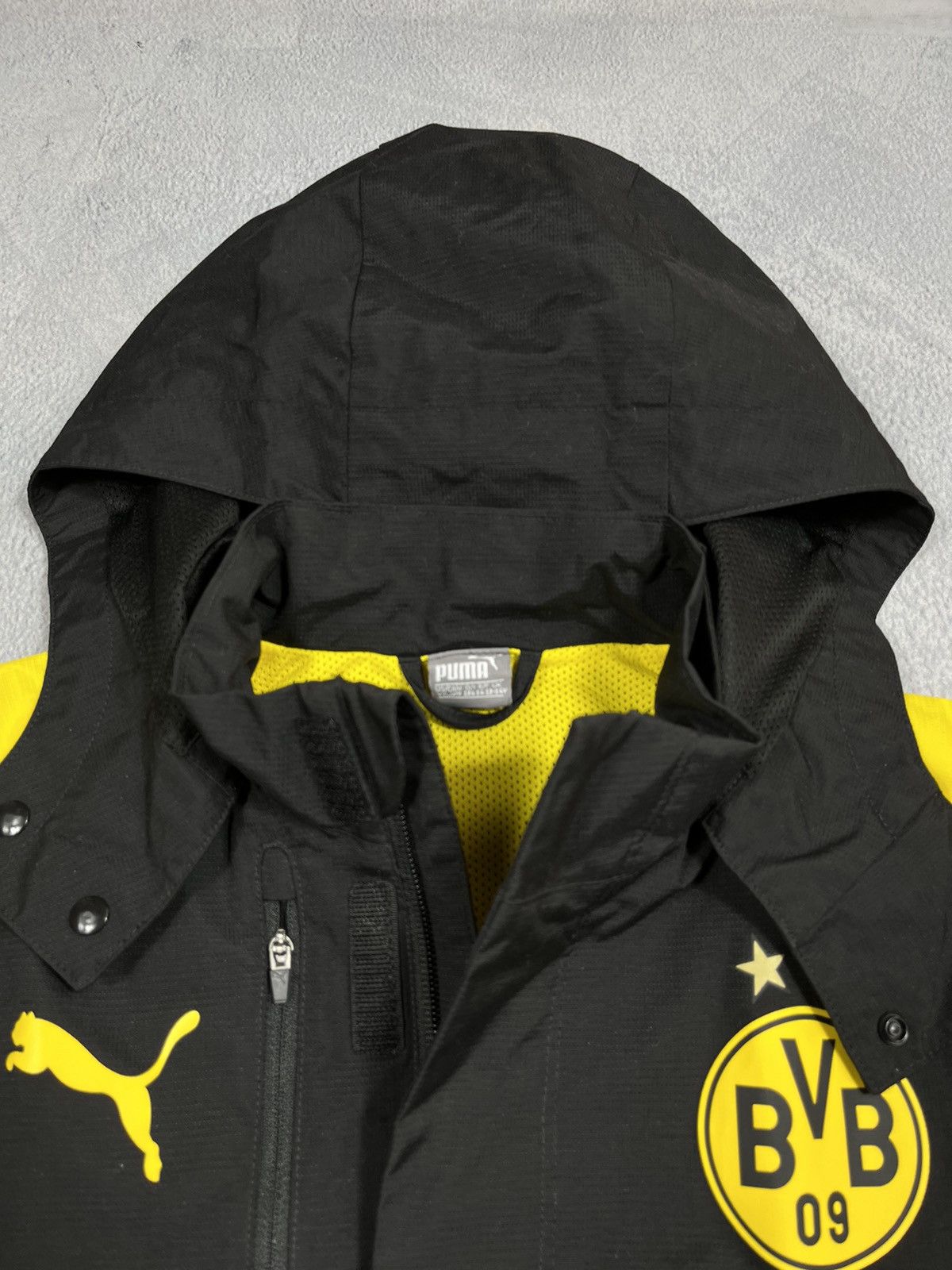 Puma Vintage Y2K Puma Borussia Dortmund big logo light jacket Size US S / EU 44-46 / 1 - 6 Thumbnail