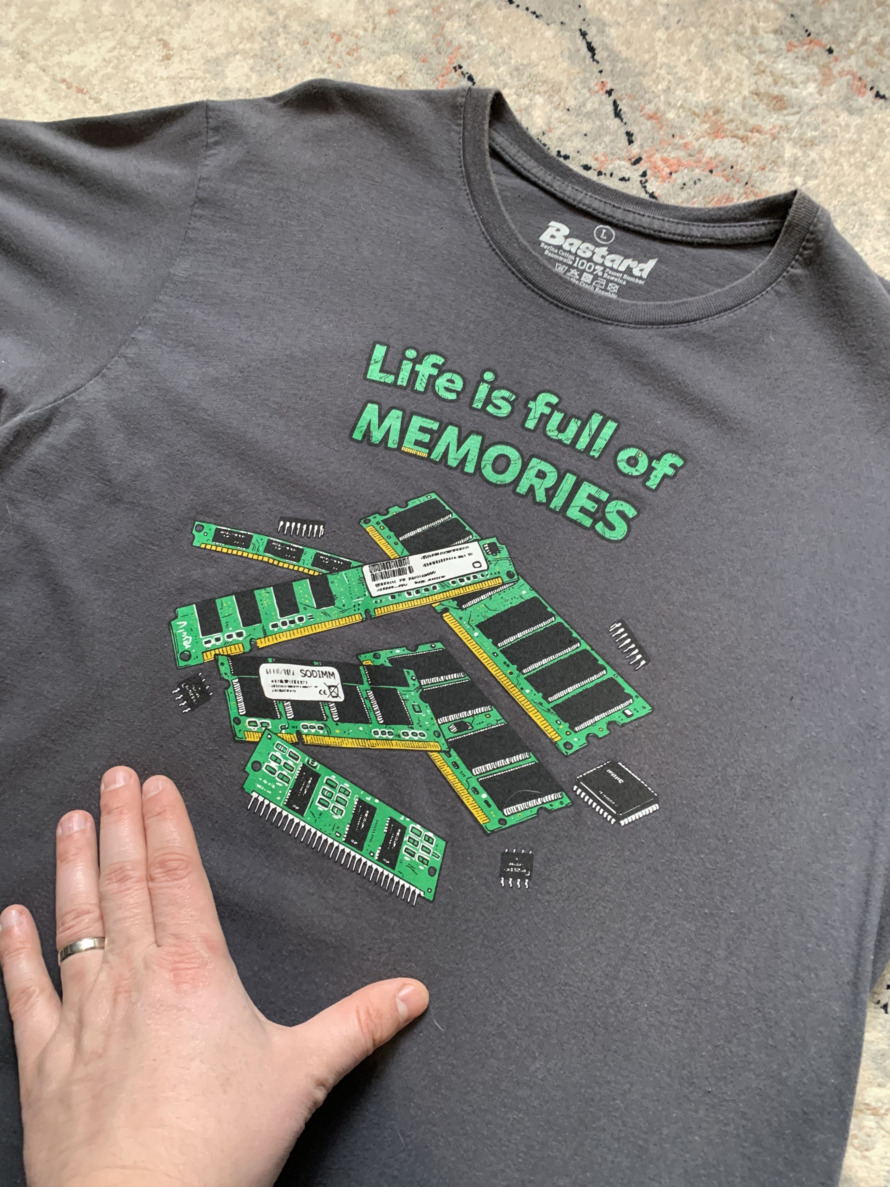 Other Bastard Life Is Full Of Memories Tee Size US L / EU 52-54 / 3 - 3 Thumbnail