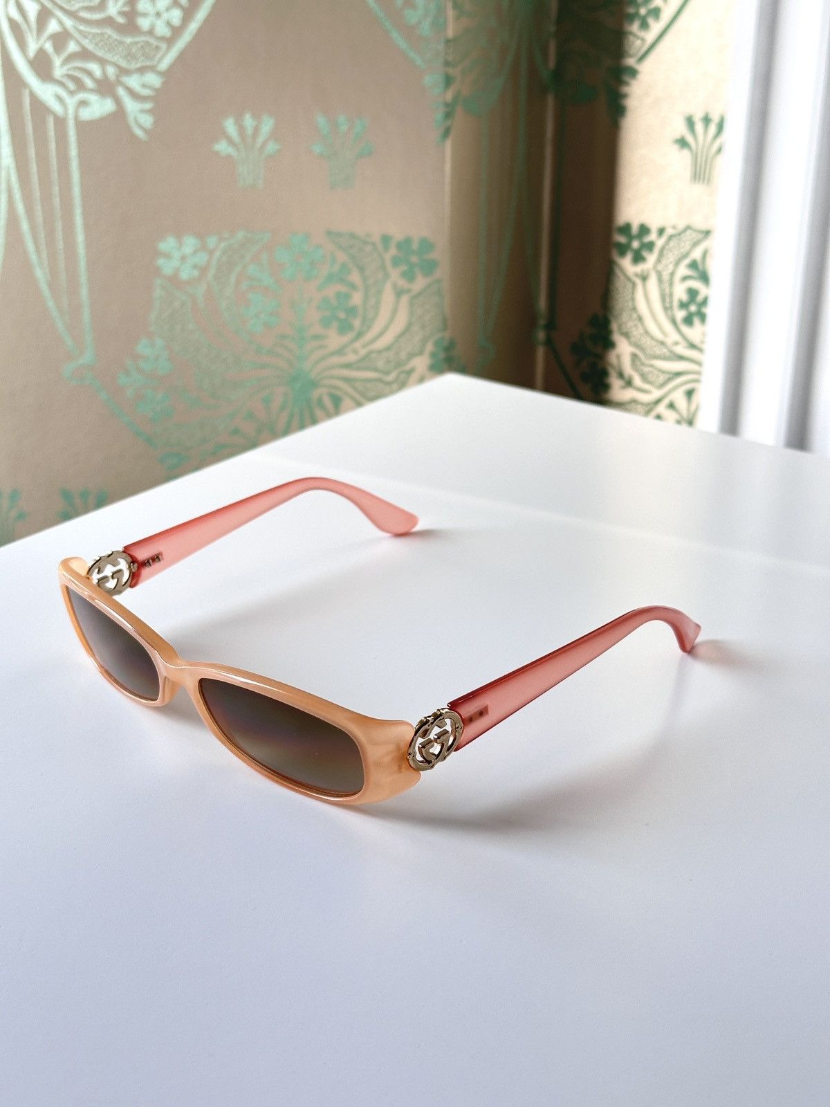 Gucci GUCCI 00’s GG Bamboo Logo Transparent Peach & Red Sunglasses Size ONE SIZE - 8 Thumbnail