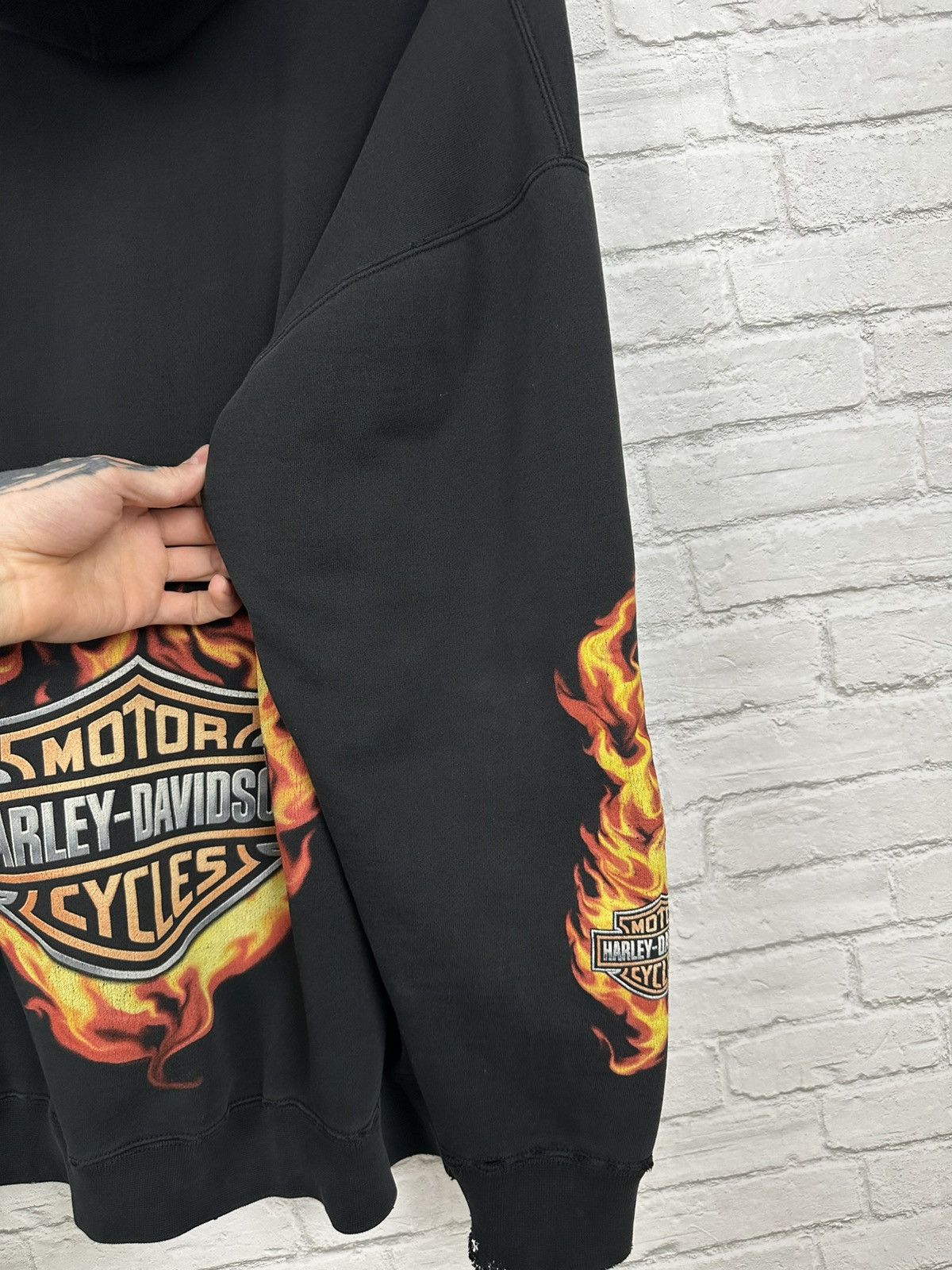 Harley Davidson (XL) THRASHED OUT FLAMES Harley Davidson Zip Up Hoodie Size US XL / EU 56 / 4 - 17 Thumbnail