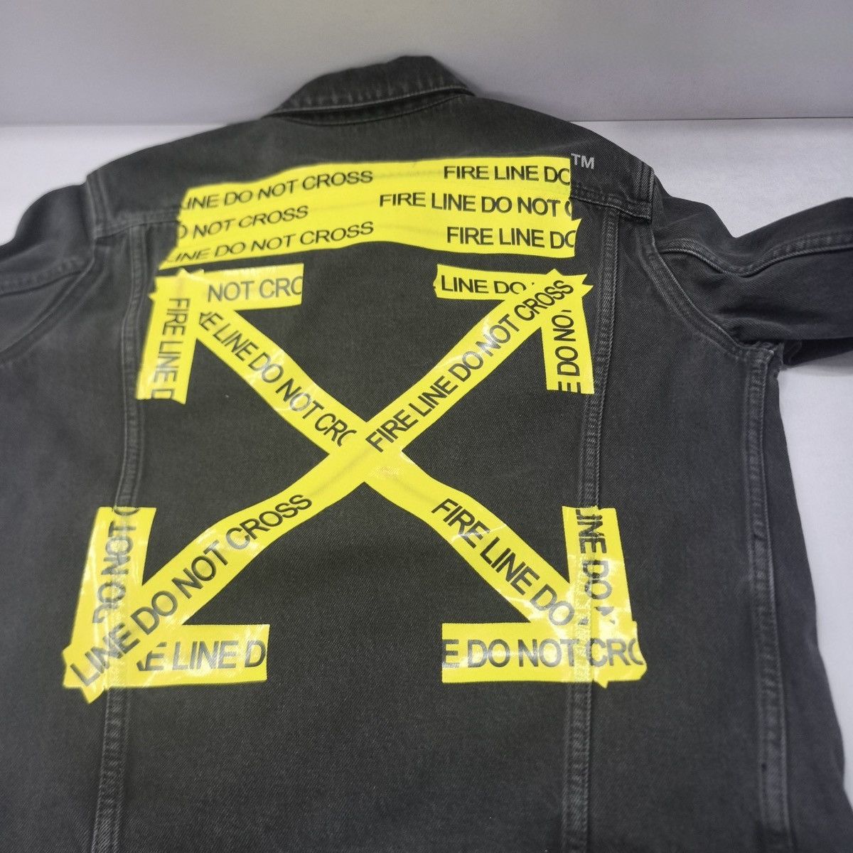 Off-White Off-White c/o Virgil Abloh Fire Line Tape denim jacket Size US S / EU 44-46 / 1 - 6 Thumbnail