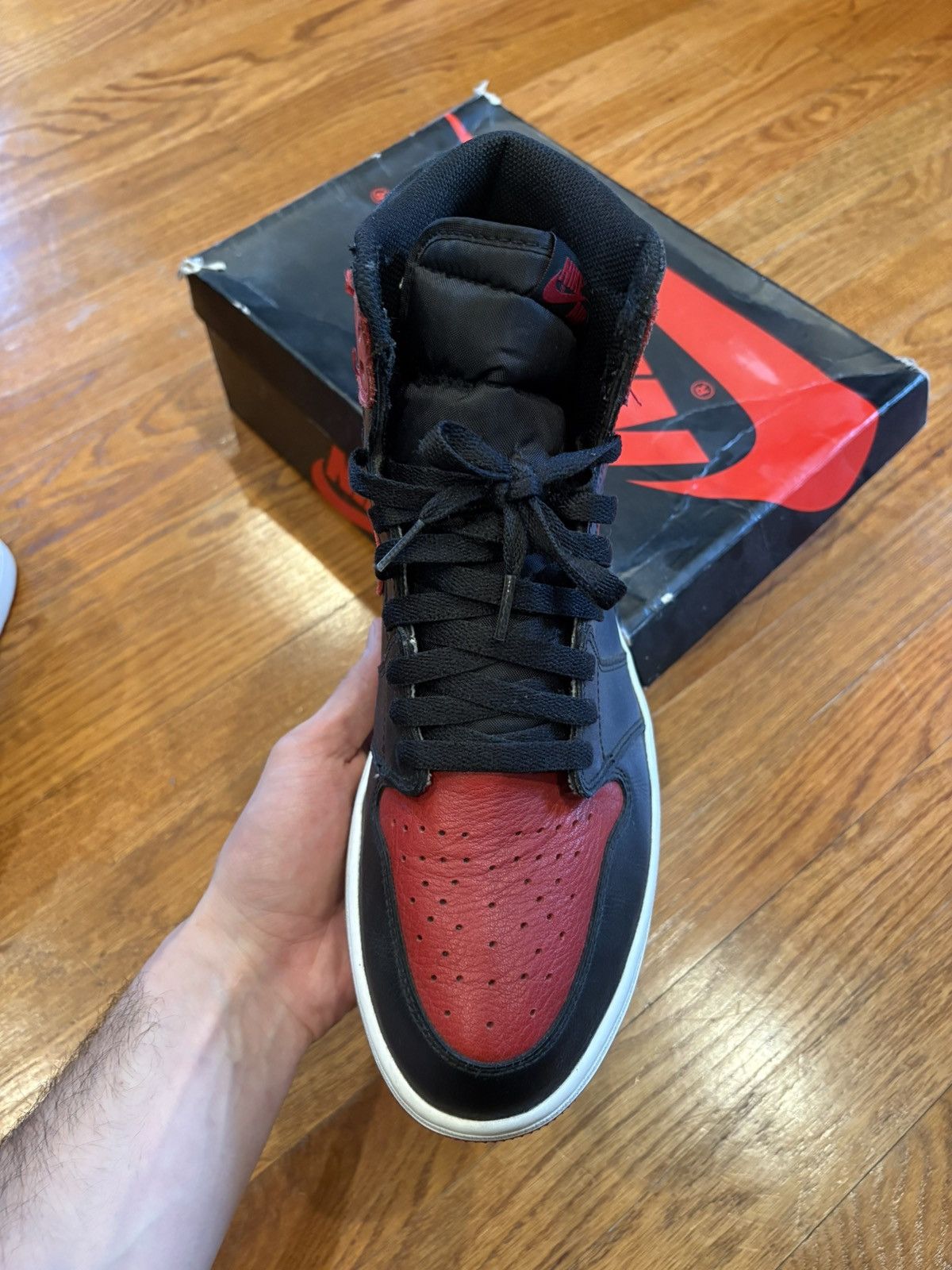 Nike Jordan 1 Banned/Bred 2016 Size US 12 / EU 45 - 8 Thumbnail