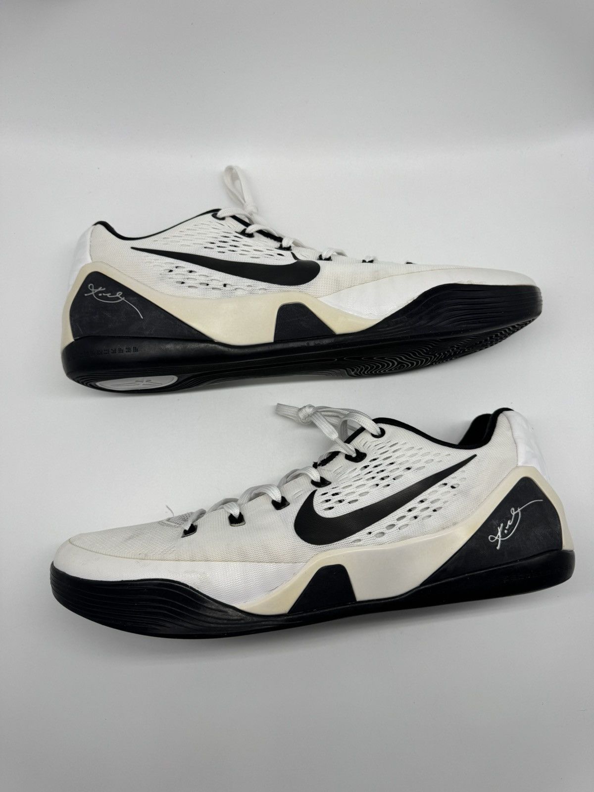 Nike Nike Kobe 9 EM TB 'White Black' Basketball Shoes Size US 15 / EU 48 - 2 Thumbnail
