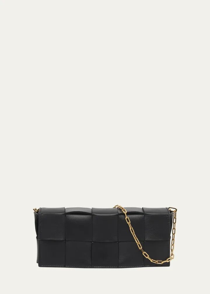 o1loc1c0824 Size: OS / Chain On Pouch in Black