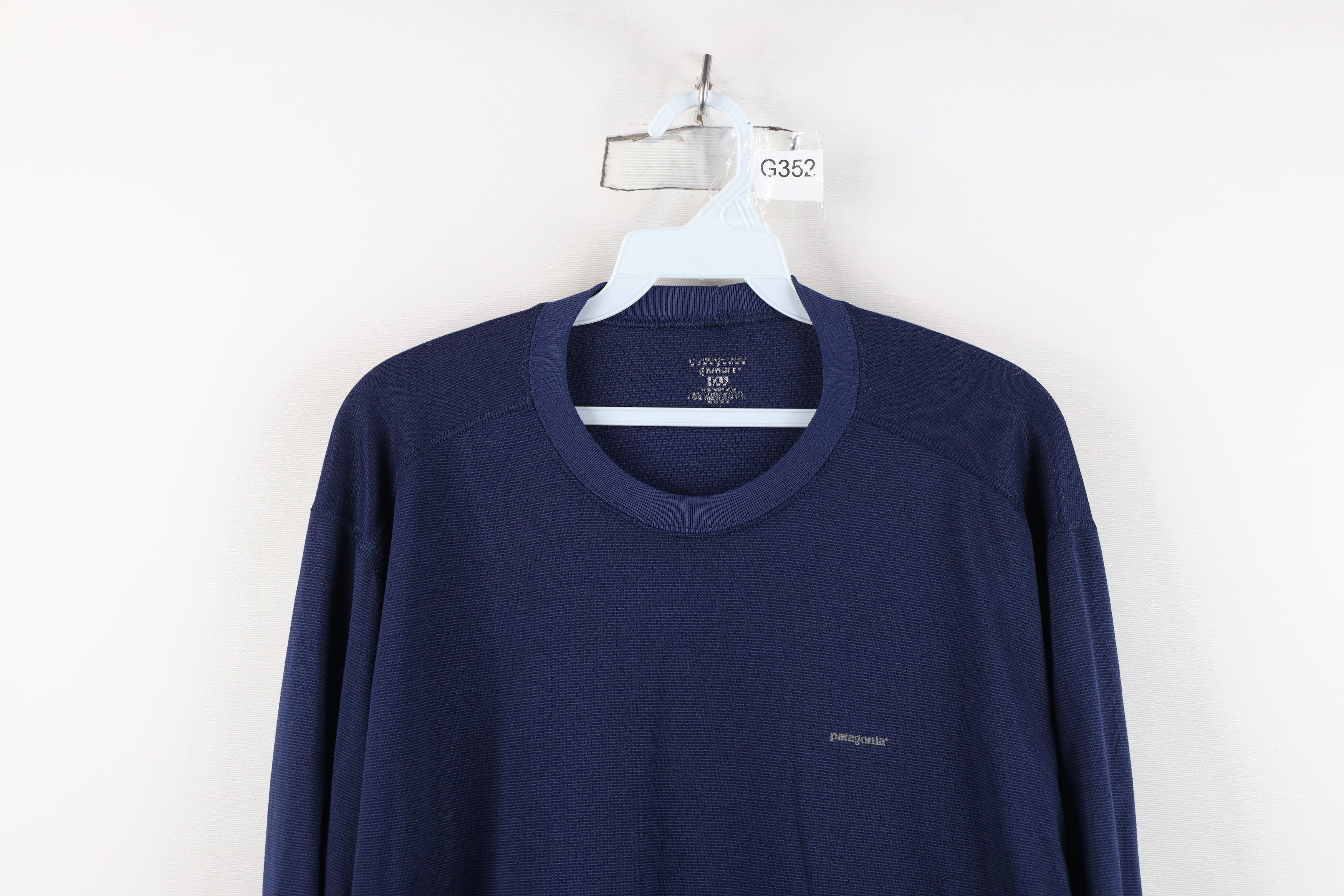 Patagonia Vintage Patagonia Capilene Spell Long Sleeve T-Shirt Blue Size US L / EU 52-54 / 3 - 2 Thumbnail