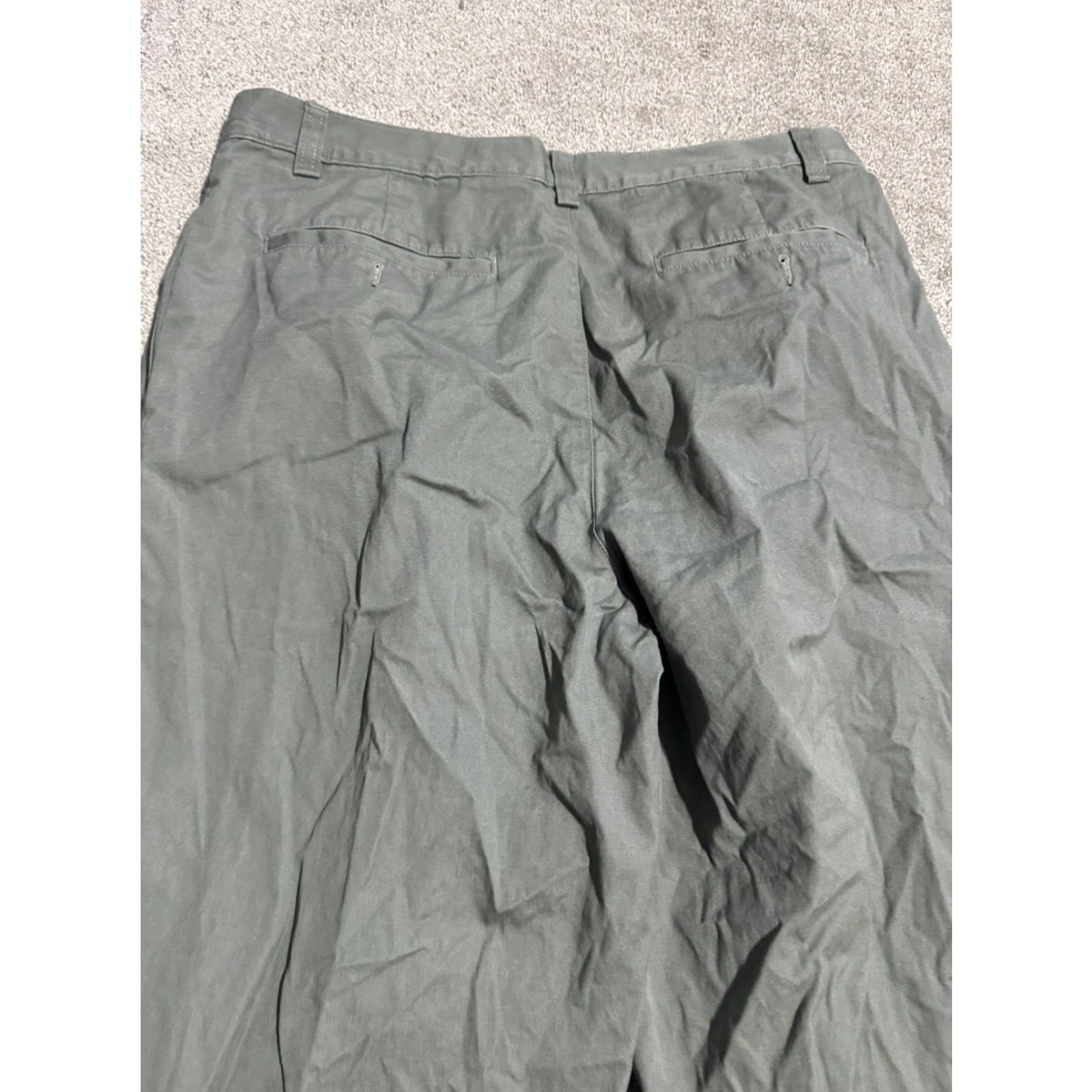 Eddie Bauer Eddie Bauer Classic Fit Chino Pants Men's 34x32 Gray Solid Casual Size US 34 / EU 50 - 4 Thumbnail