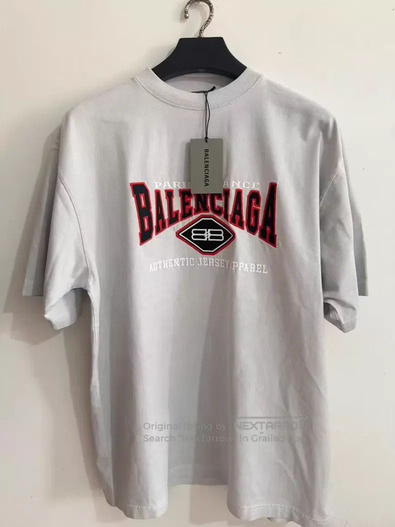 Balenciaga Balenciaga Grey Bat Embroidered Short Sleeve Size US S / EU 44-46 / 1 - 1 Thumbnail