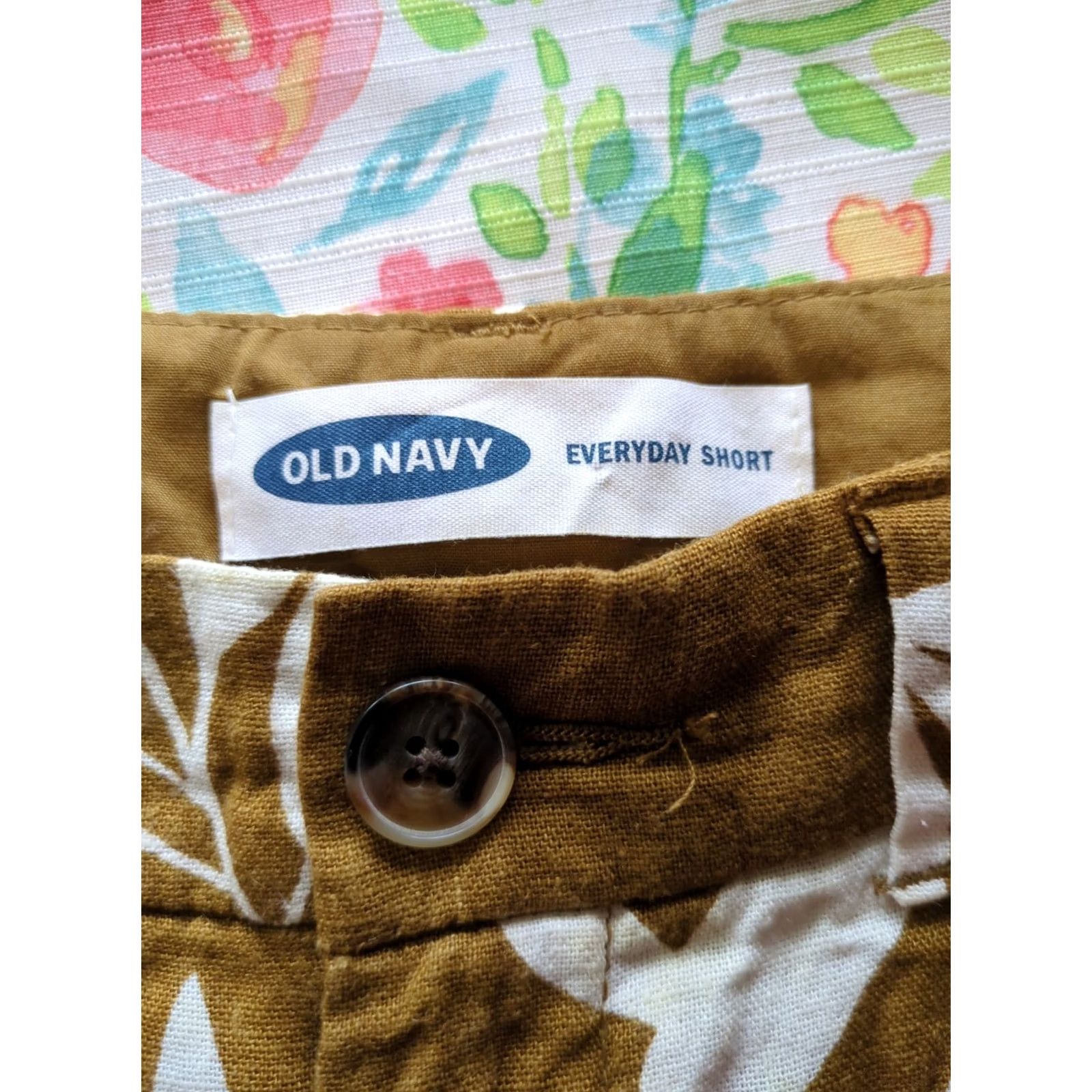 Old Navy Old Navy Everyday Short Gold Floral Palm Linen Blend Shorts Women's 0 Size 25" / US 0 / IT 36 - 2 Thumbnail