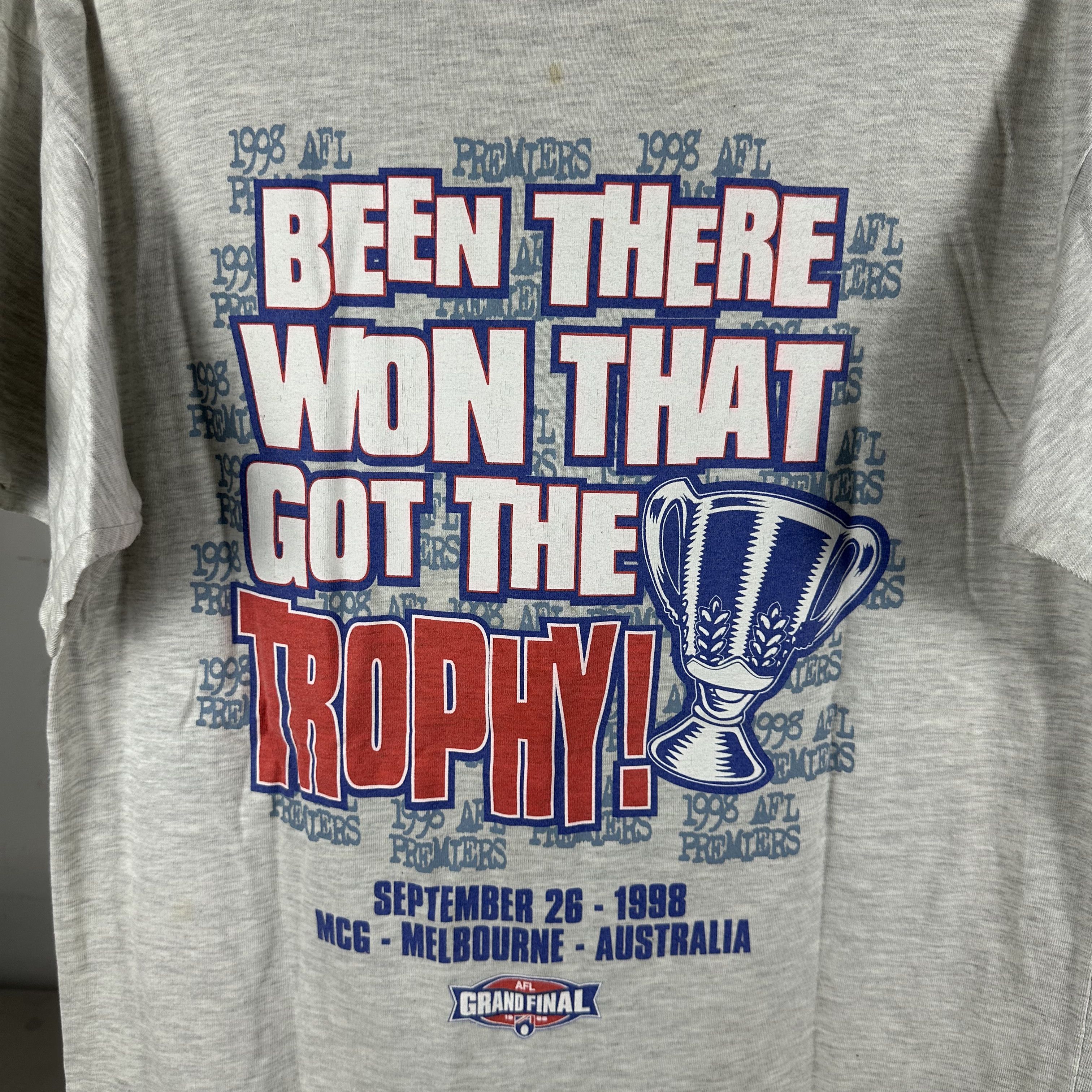 Vintage Vintage 1998 Adelaide Crows AFL Back to Back Premiers Tee Size US L / EU 52-54 / 3 - 4 Thumbnail