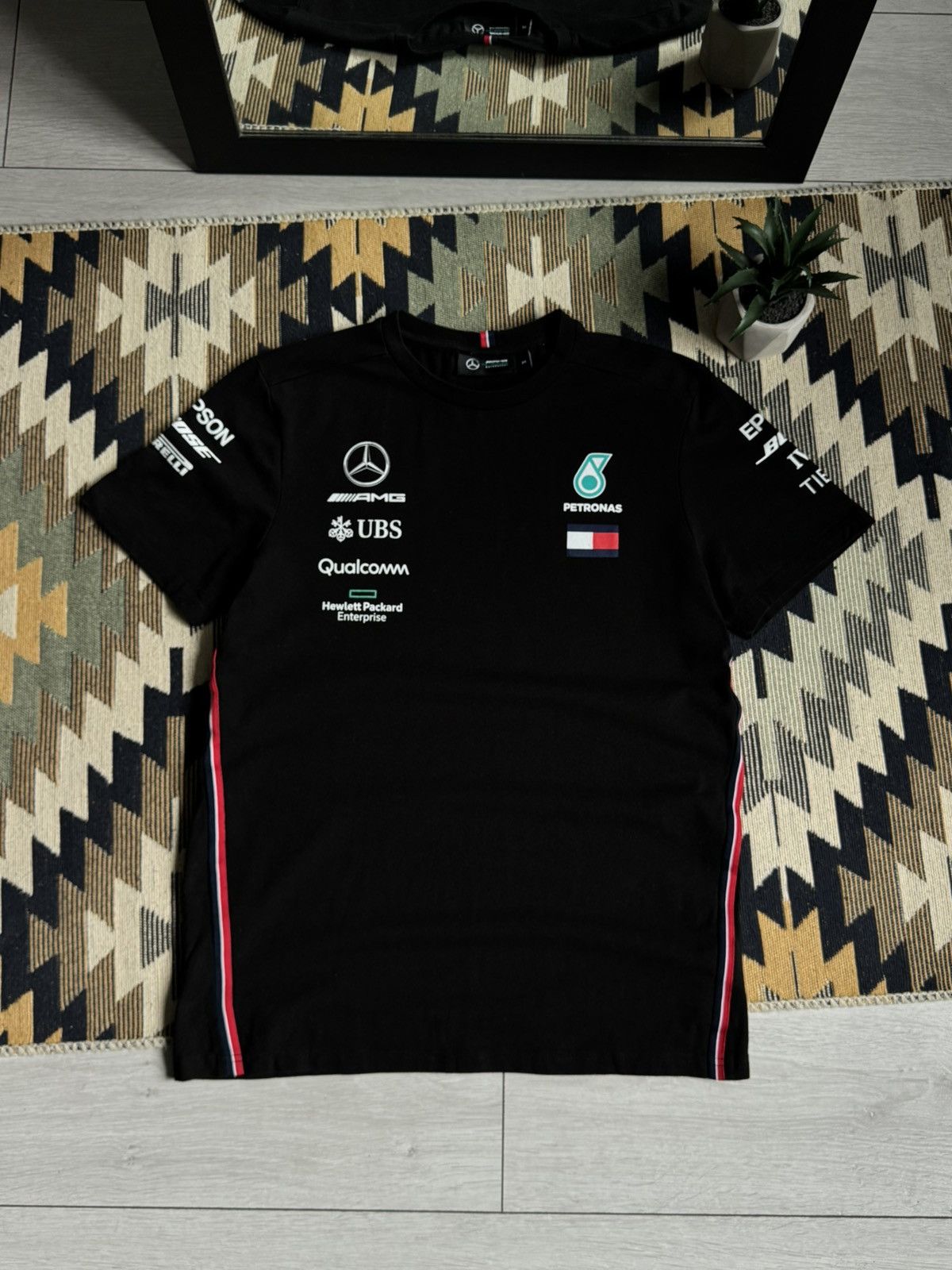 Mercedes-Benz Mercedes Benz AMG Petronas Racing Formula 1 T-shirt Size US M / EU 48-50 / 2 - 1 Thumbnail
