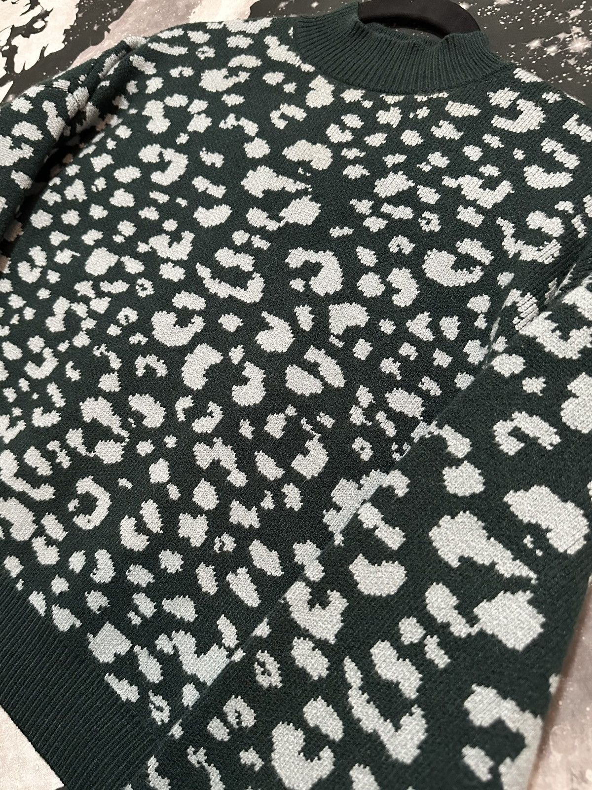 Forever 21 Forever 21+ Animal Leopard sweater Size XXL / US 16-18 / IT 52-54 - 2 Thumbnail