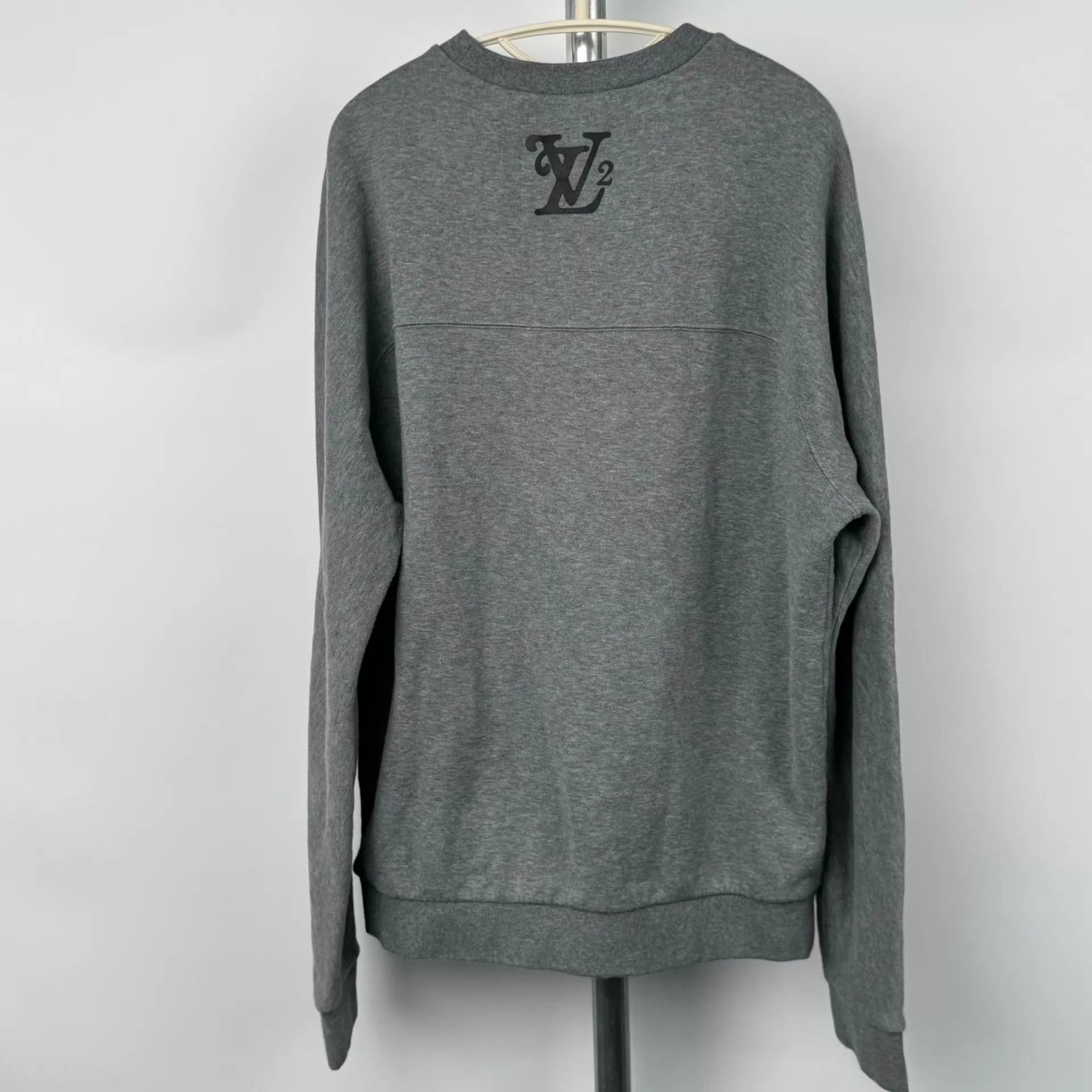 Louis Vuitton LV Gray Cotton Long-Sleeve Sweatshirt M Size US M / EU 48-50 / 2 - 2 Thumbnail