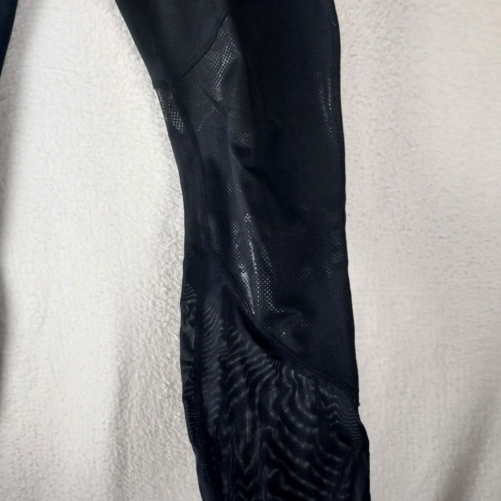 Fabletics Fabletics Women's S PowerHold High Rise 7/8 Leggings Black Compression Leg Skinny Activewear Yoga Pants MS Size 28" / US 6 / IT 42 - 4 Thumbnail