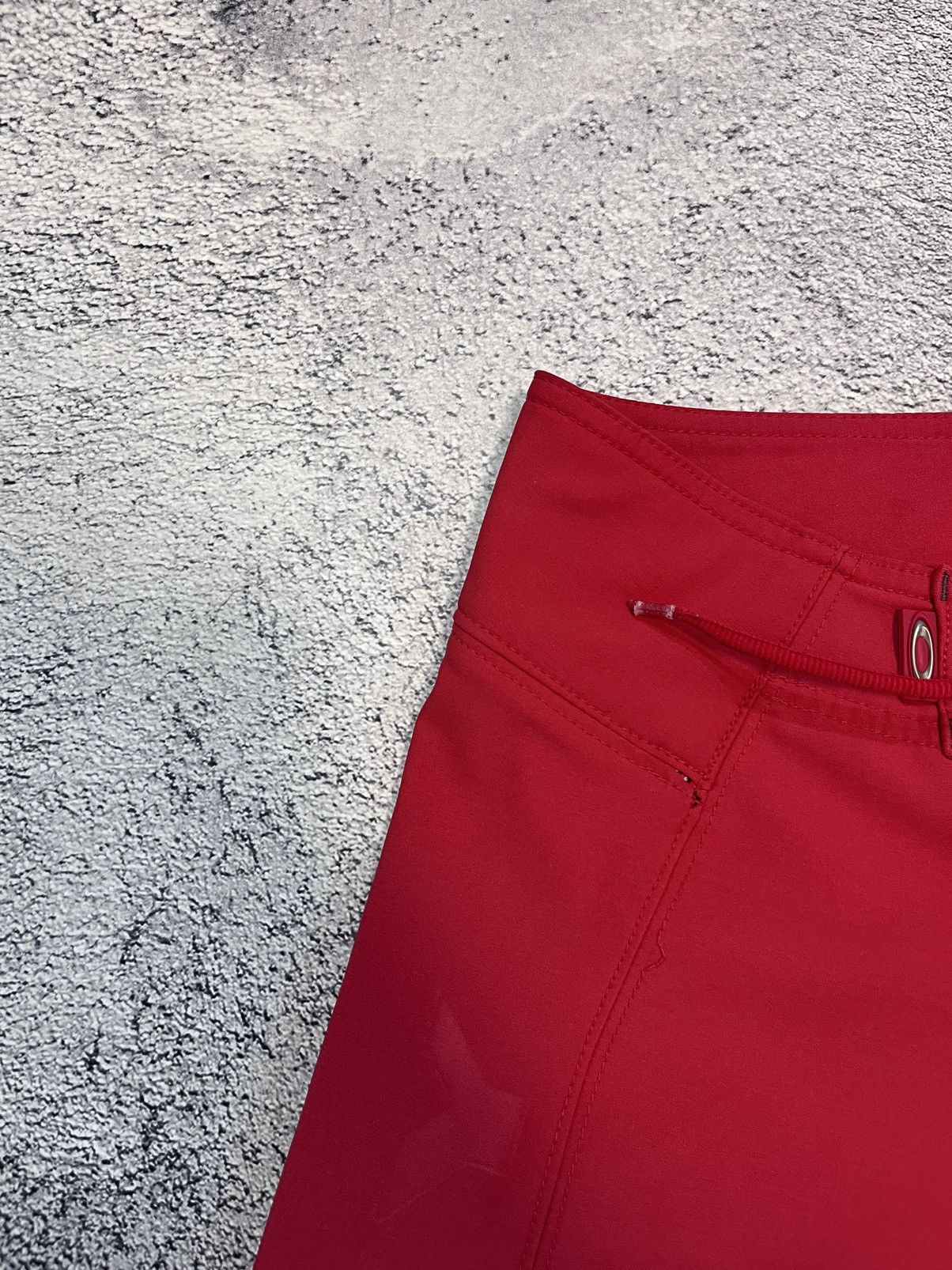 Oakley Oakley Vintage Board Shorts Red Size 33 Surf Zip Pocket Logo Size US 33 - 17 Thumbnail