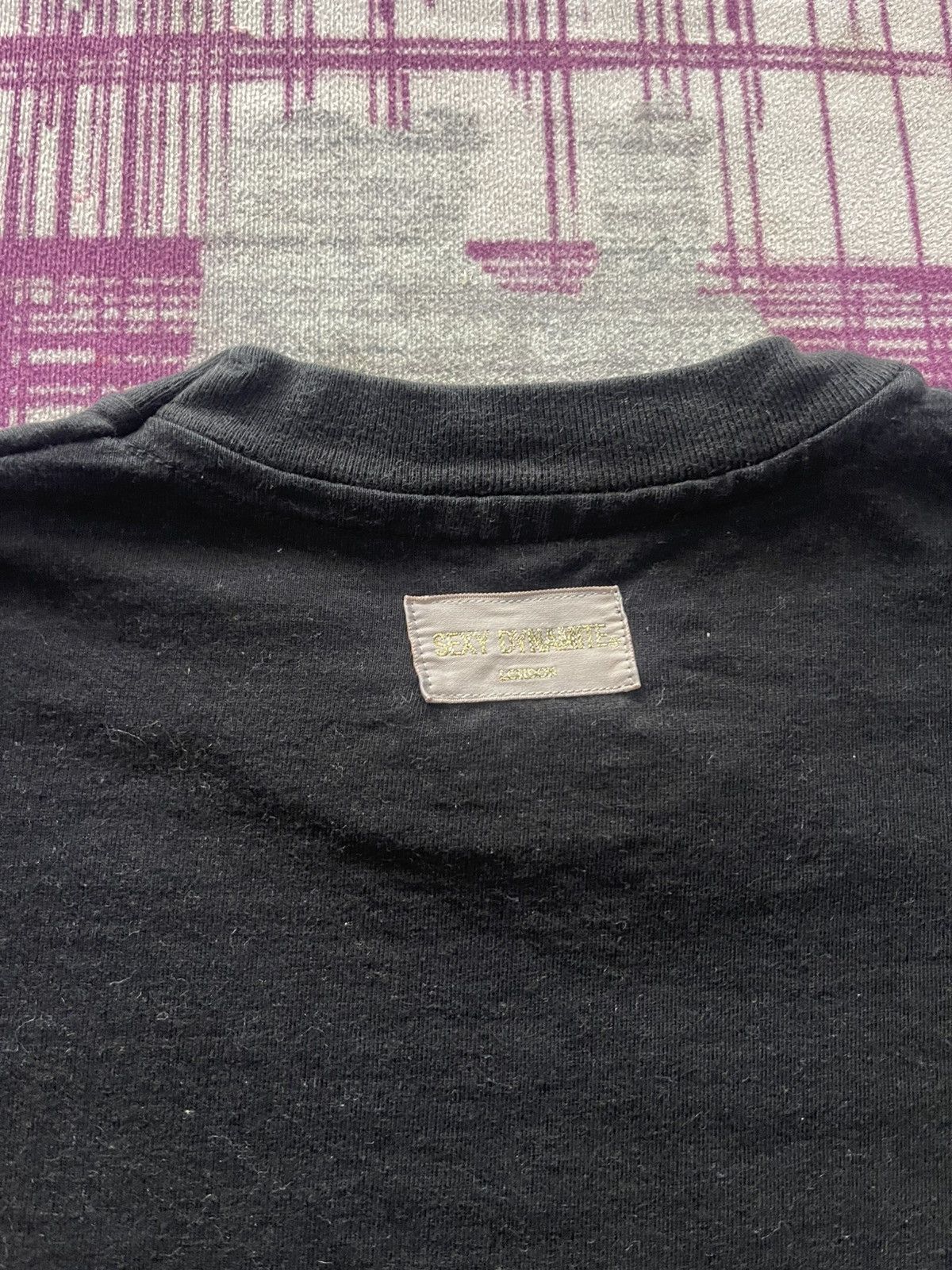 Vintage VINTAGE Y2K PUNK SEXY DYNAMITE PHOTO TEE VERY RARE Size US S / EU 44-46 / 1 - 8 Thumbnail