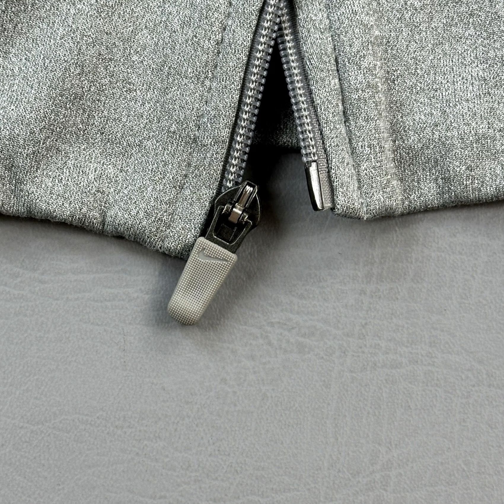 Nike Nike Park Hoodie Mens Medium Gray Therma Fit Full Zip Embroidered Swoosh Logo Size US M / EU 48-50 / 2 - 5 Thumbnail