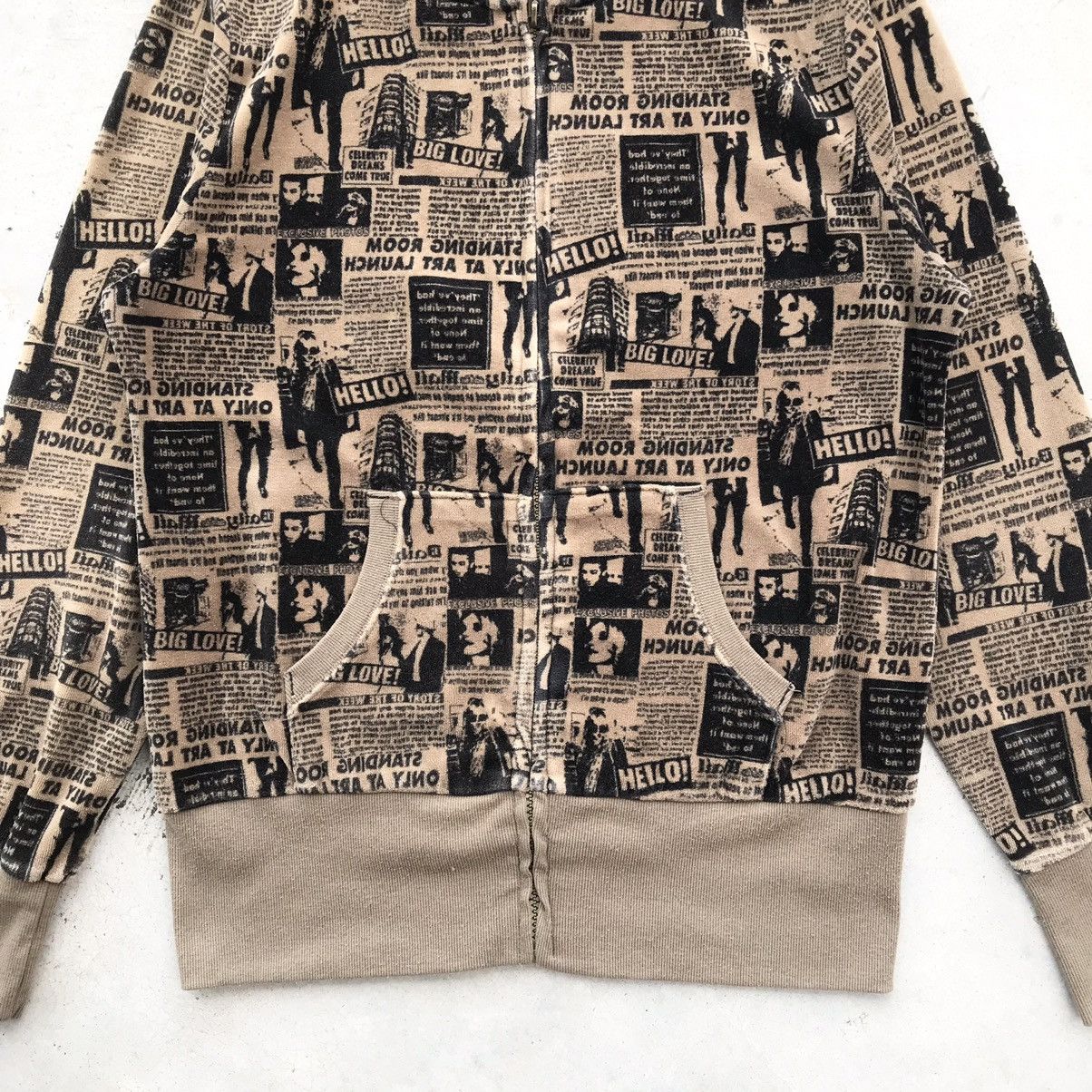 Hysteric Glamour 2000's Jevoudrais by Tinks " Standing Room " Hoodie Velvet Size L / US 10 / IT 46 - 4 Thumbnail